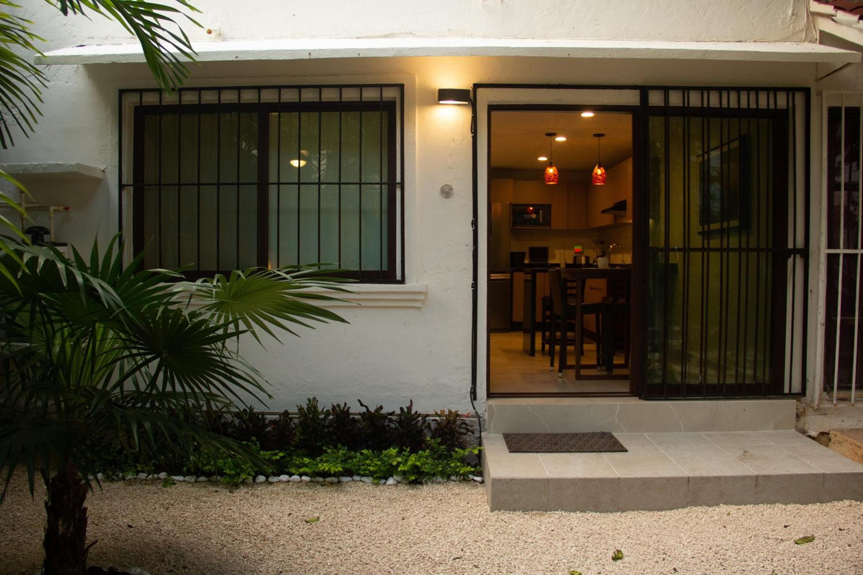Departamento Céntrico y Moderno en Cancún. — 10