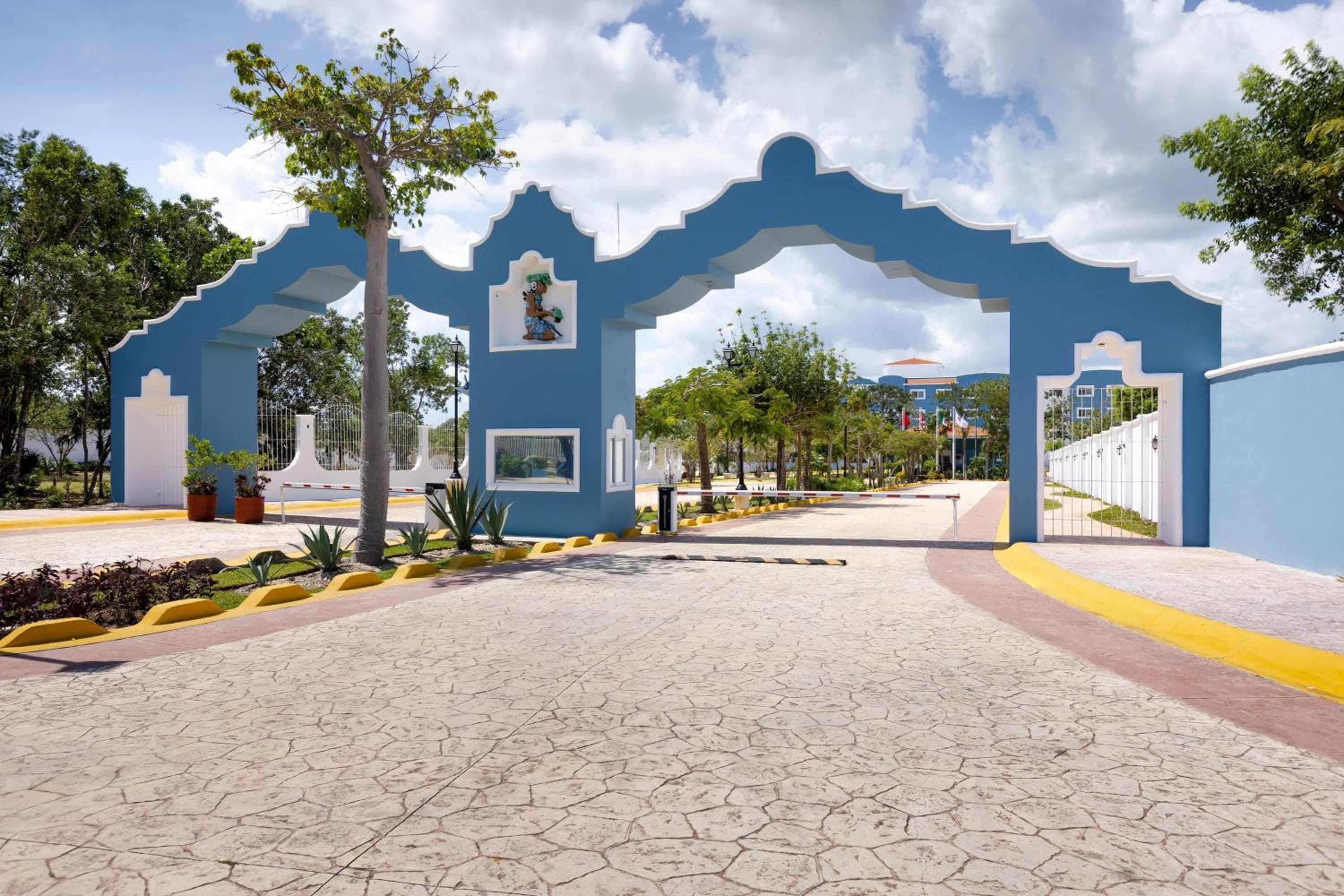 Courtyard by Marriott Cancun Airport — 3