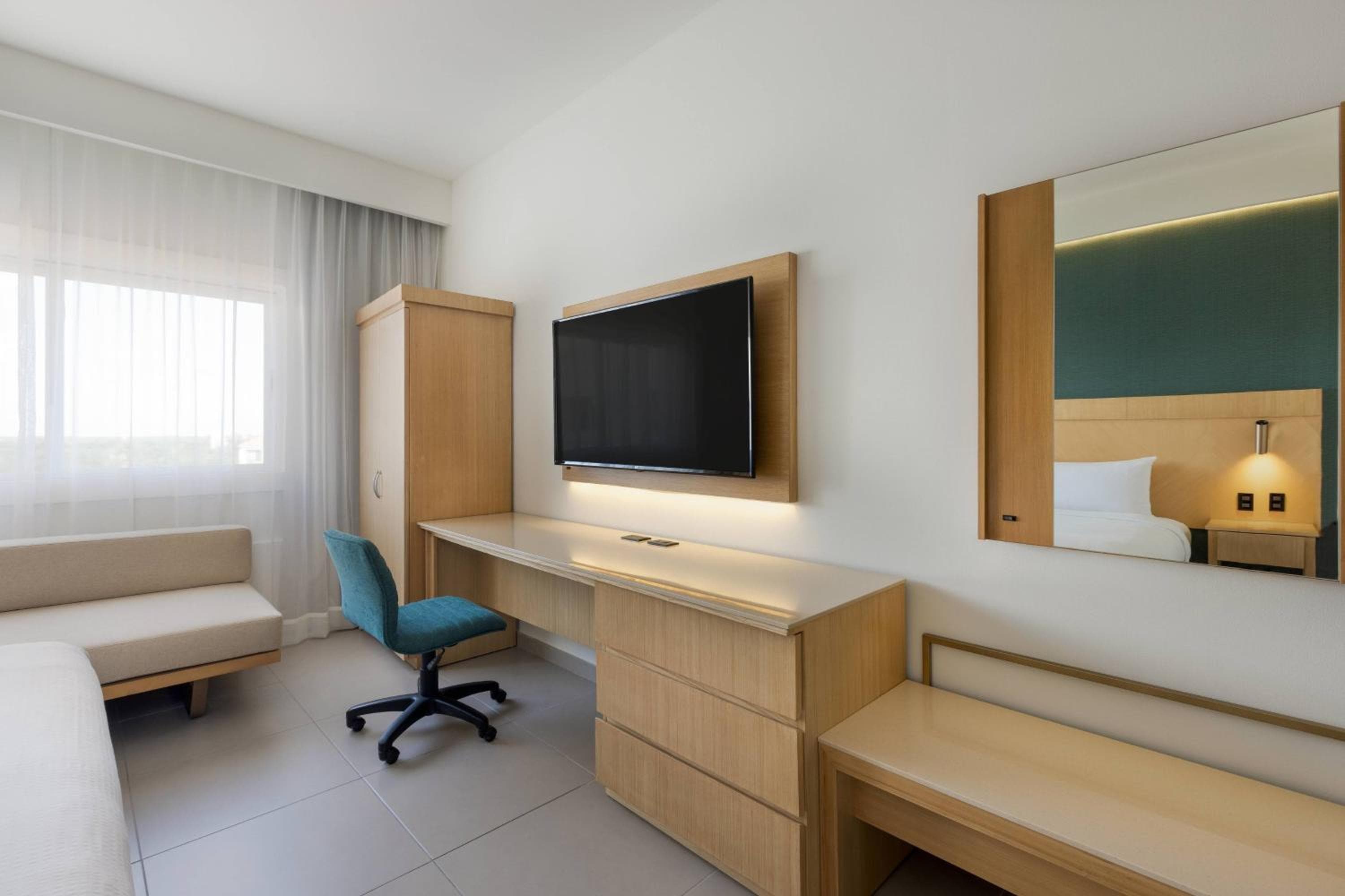 Courtyard by Marriott Cancún Aeropuerto — 11