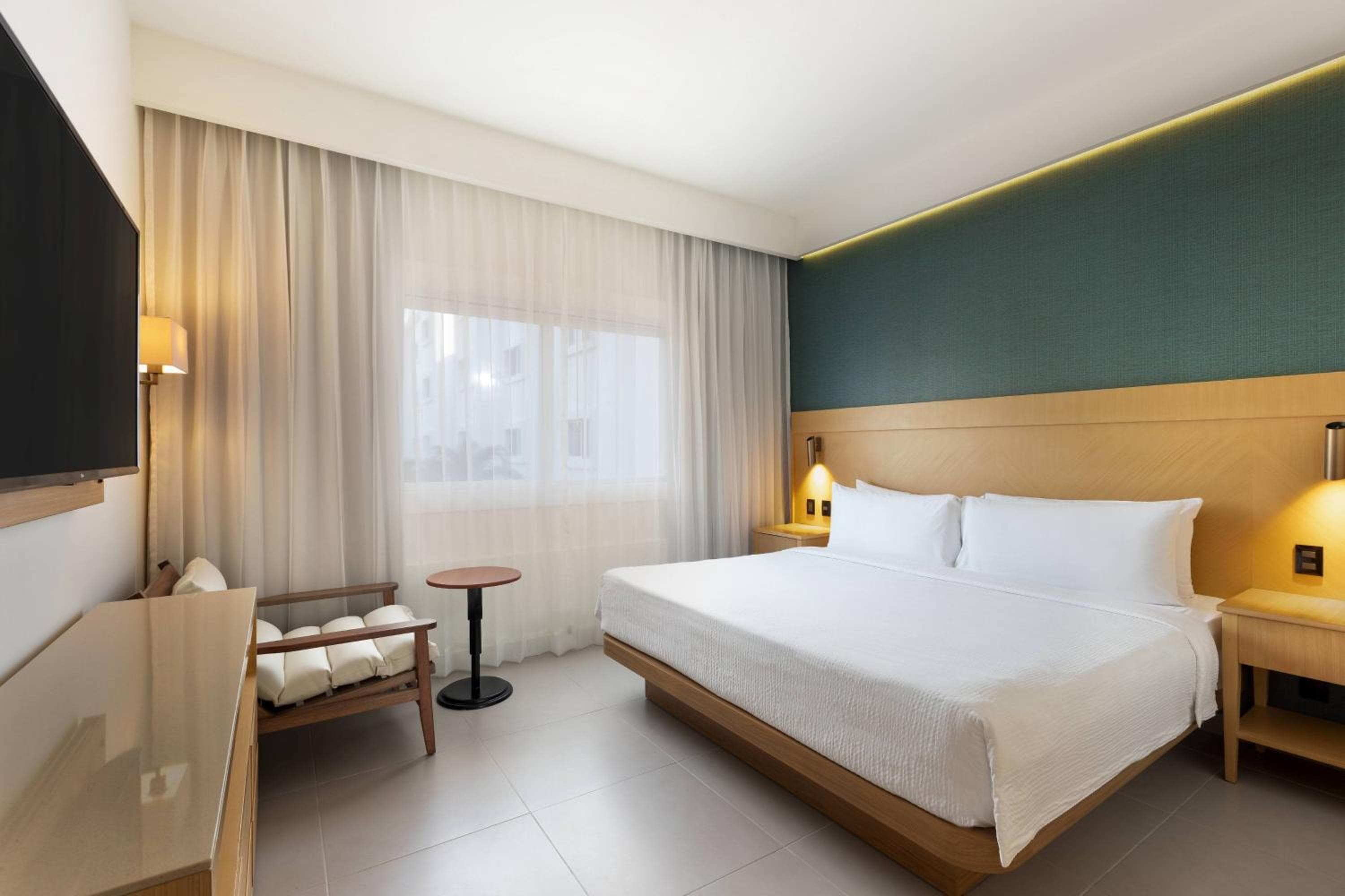 Courtyard by Marriott Cancún Aeropuerto — 18