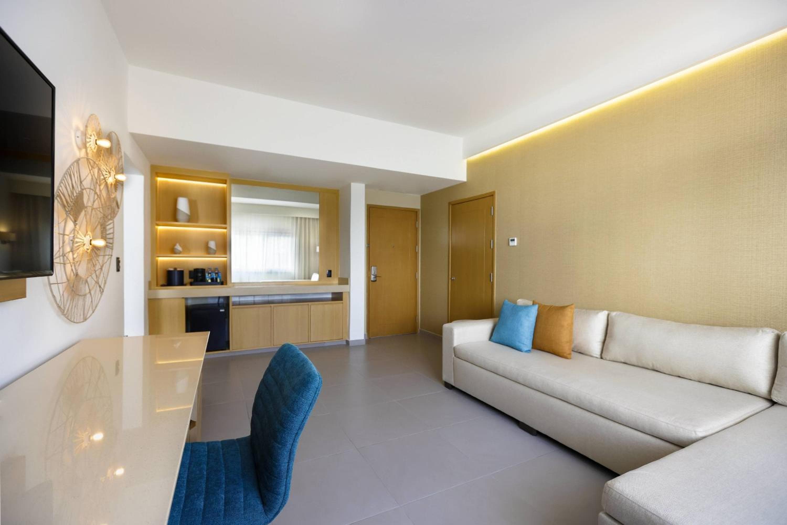 Courtyard by Marriott Cancún Aeropuerto — 16