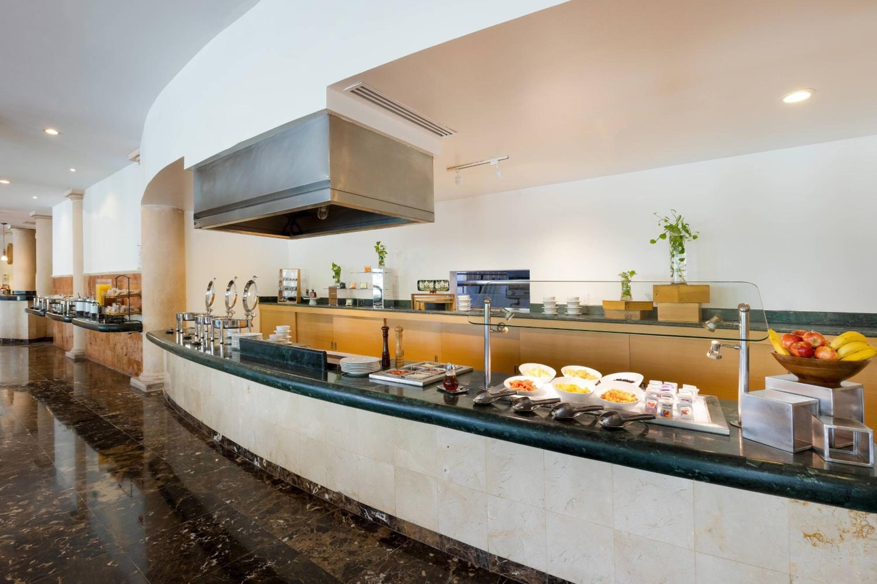 Courtyard by Marriott Cancún Aeropuerto — 30