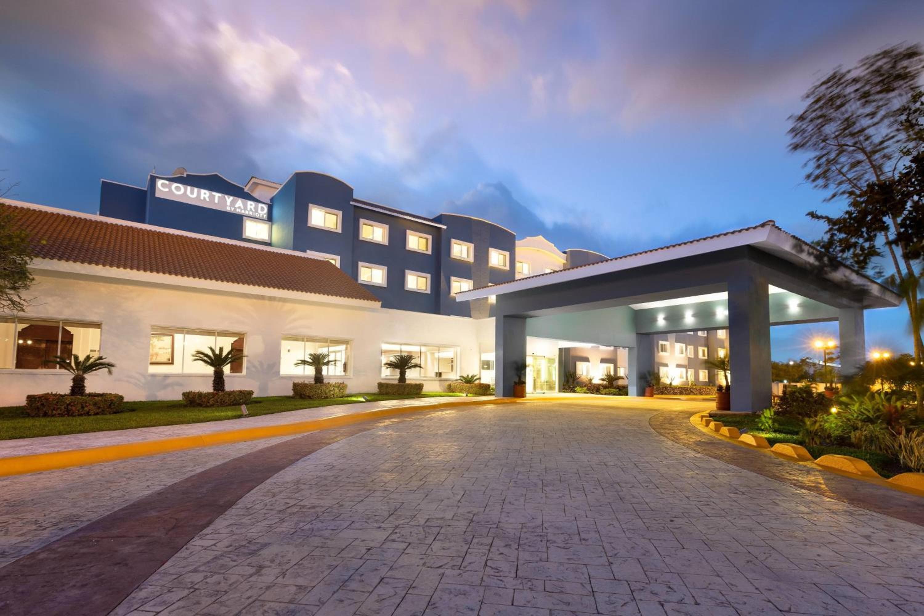 Courtyard by Marriott Cancún Aeropuerto — 3