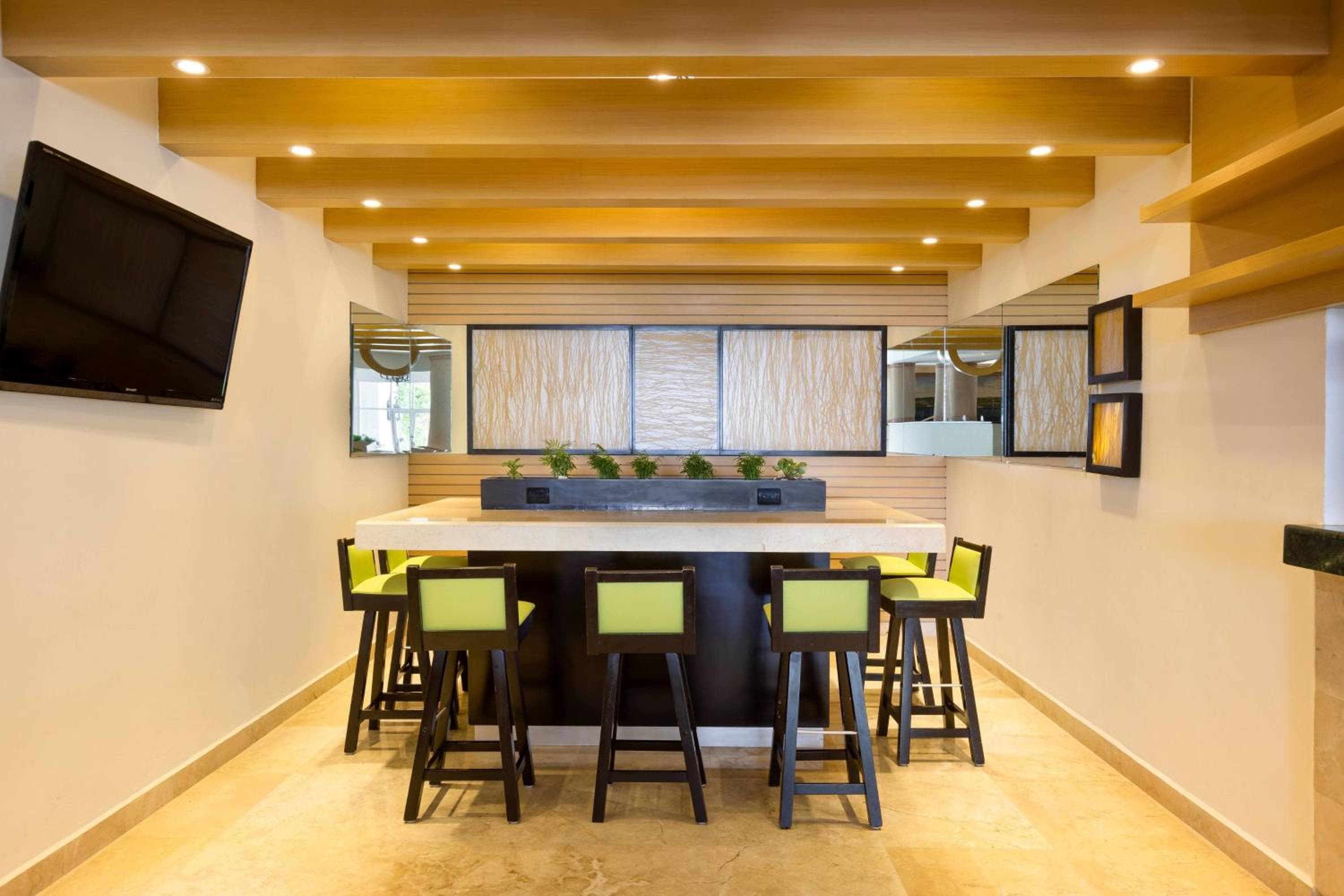 Courtyard by Marriott Cancún Aeropuerto — 2