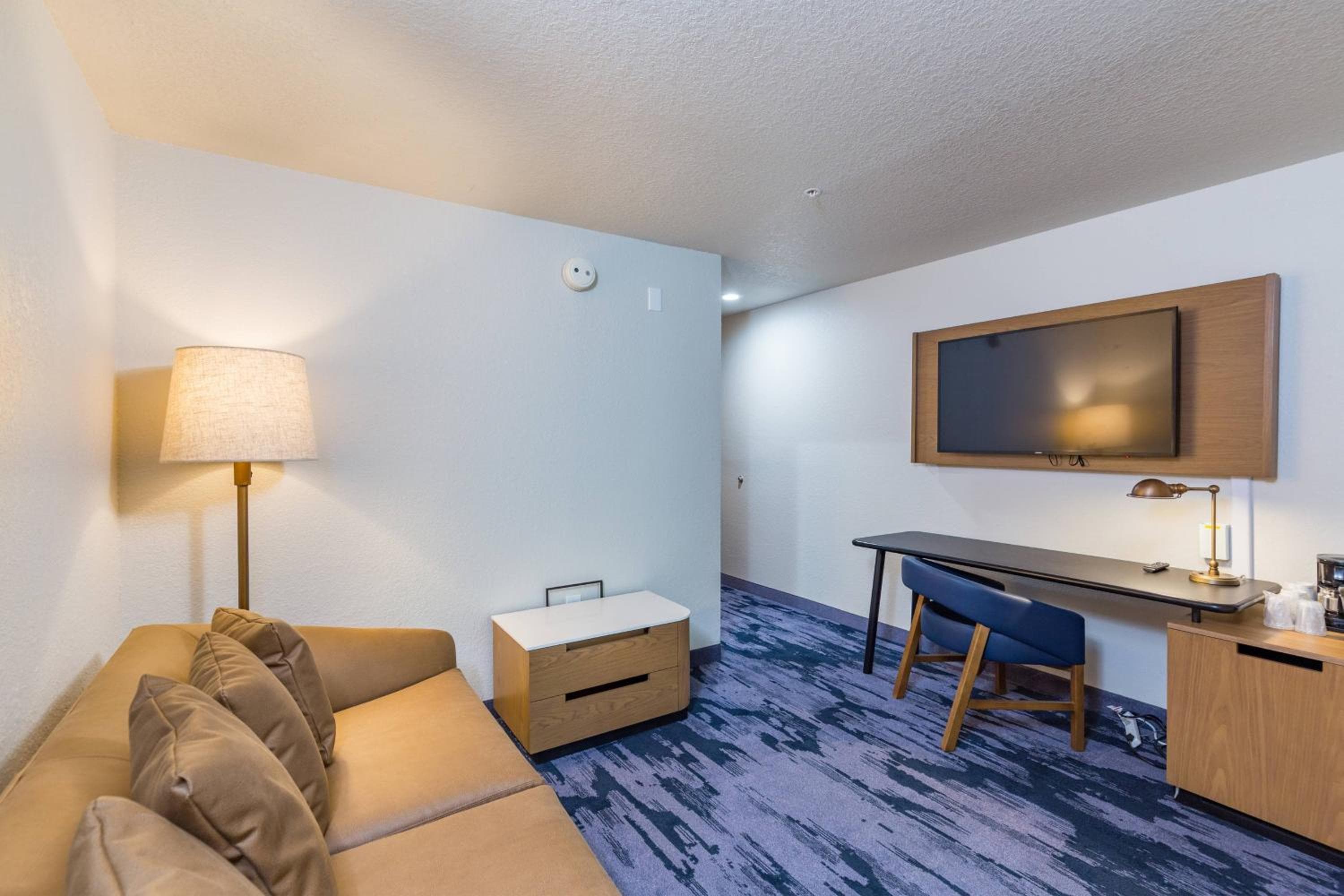 Fairfield Inn and Suites by Marriott Tampa North — 7