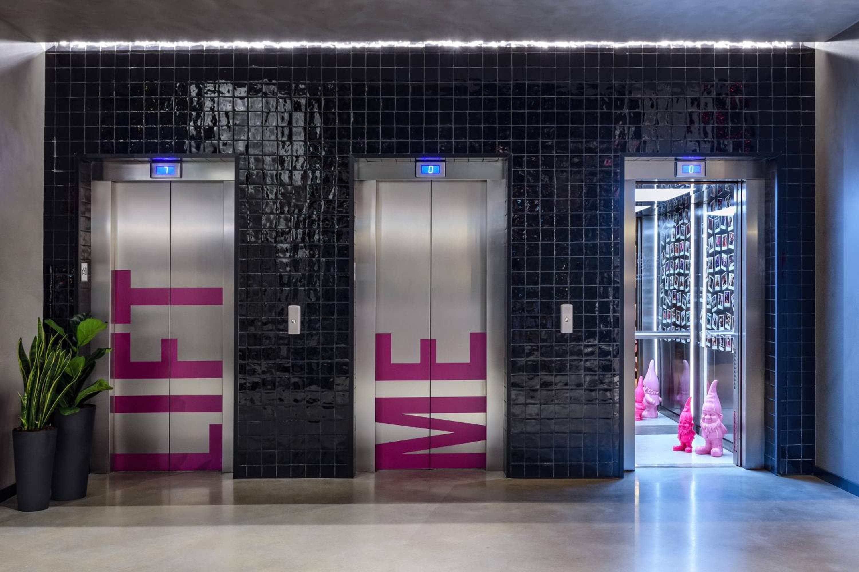 Moxy Lisboa Oriente — 17