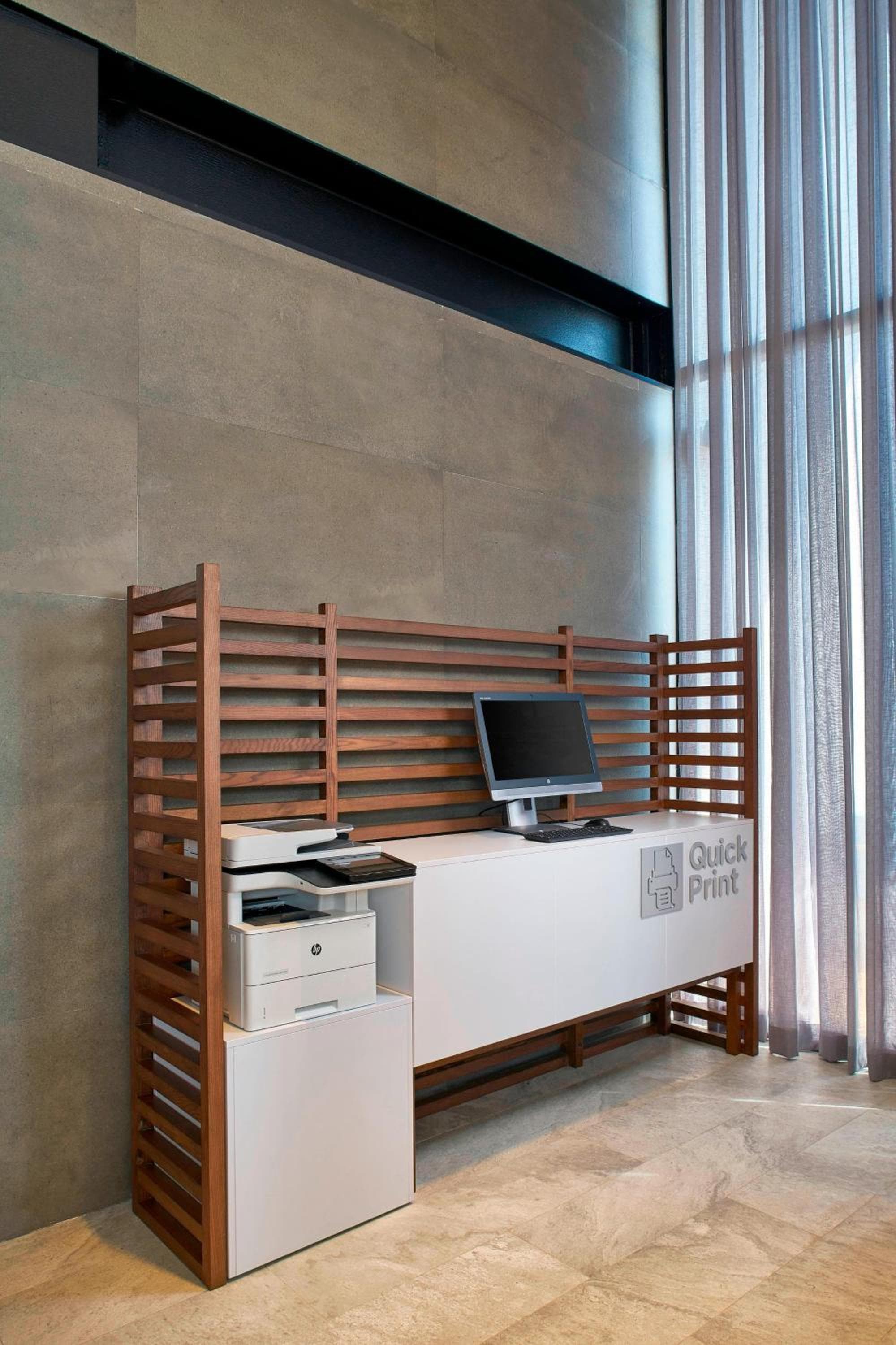 Courtyard by Marriott Mexico City Toreo — 16