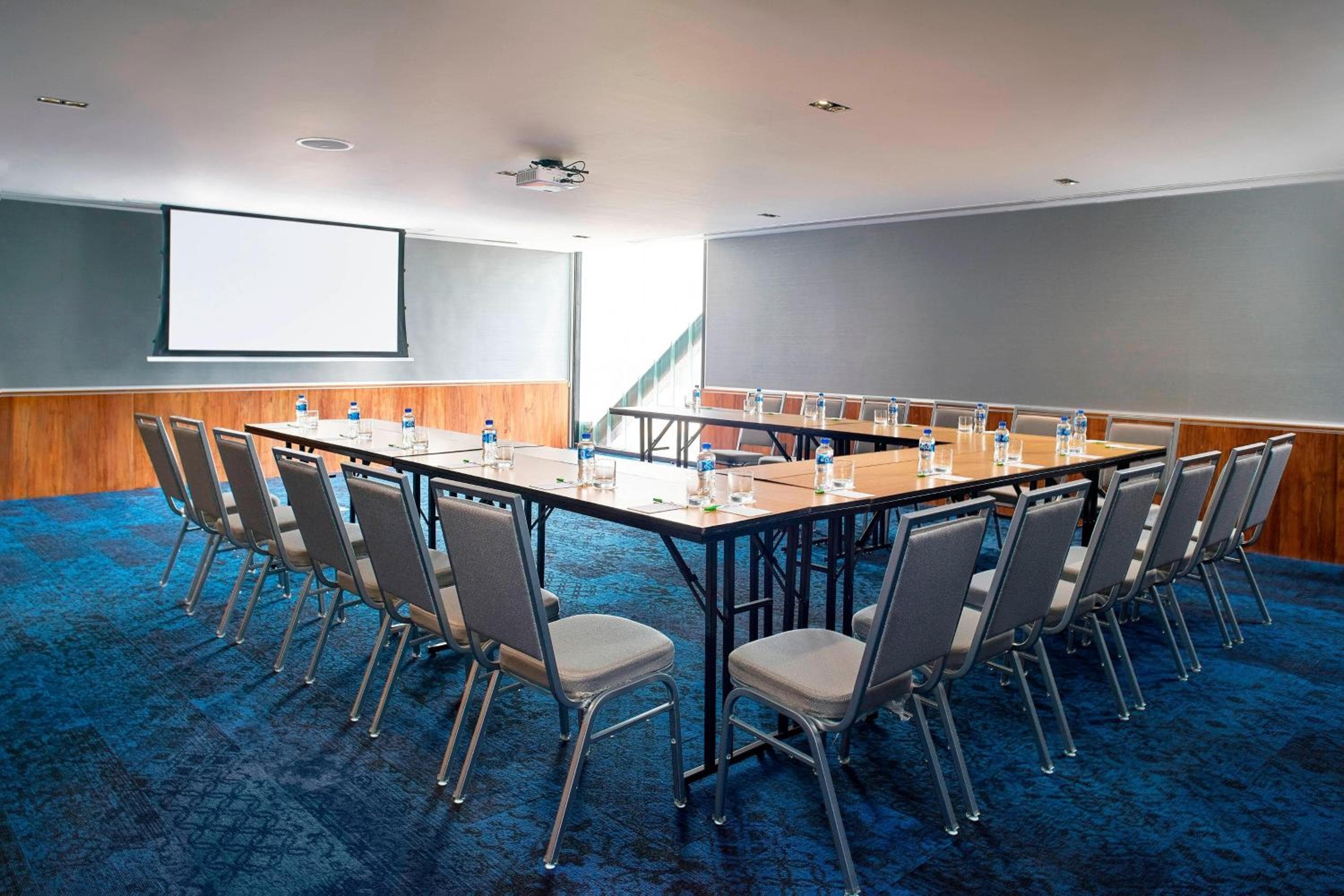 Courtyard by Marriott Mexico City Toreo — 28