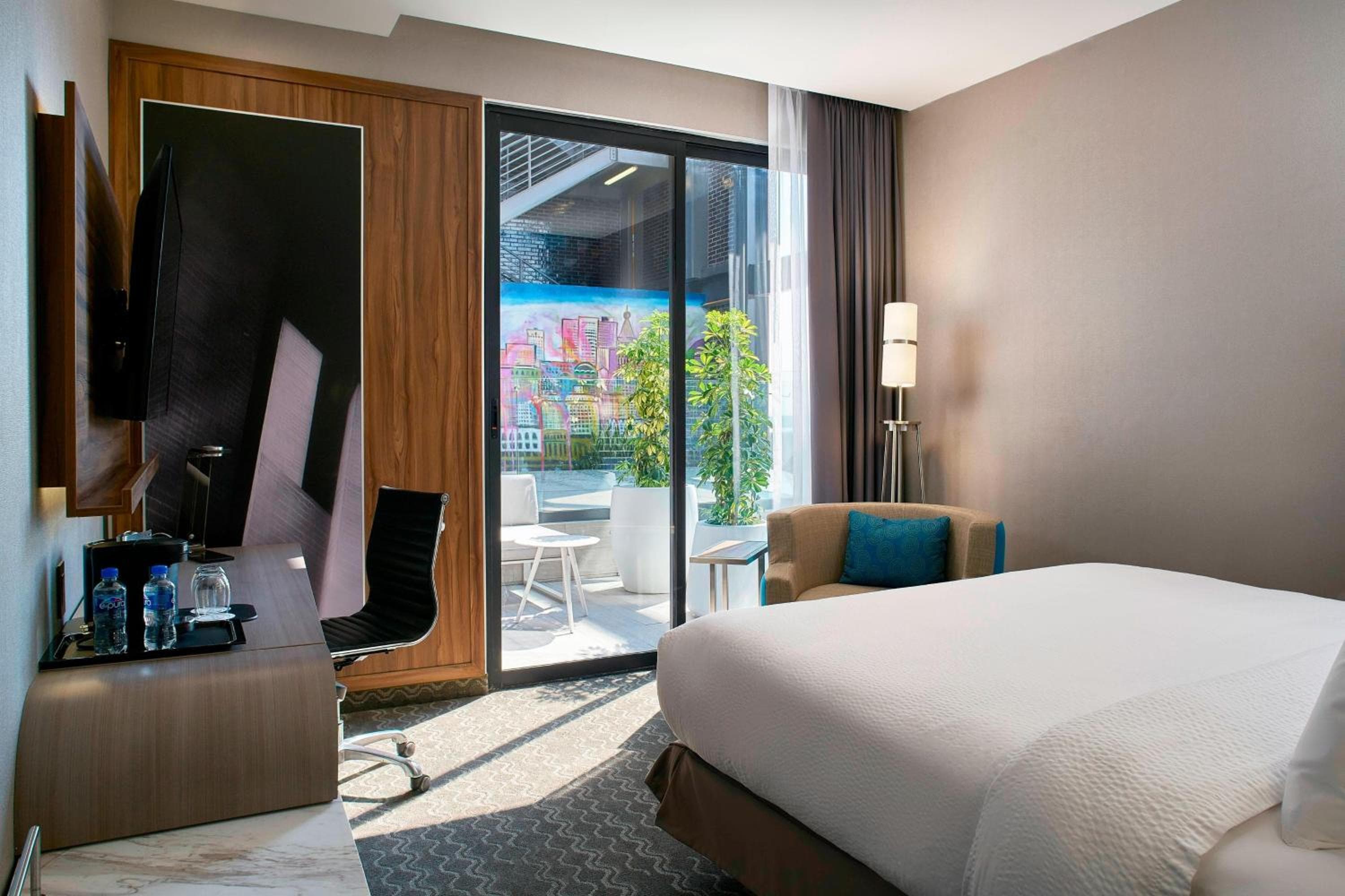 Courtyard by Marriott Mexico City Toreo — 9