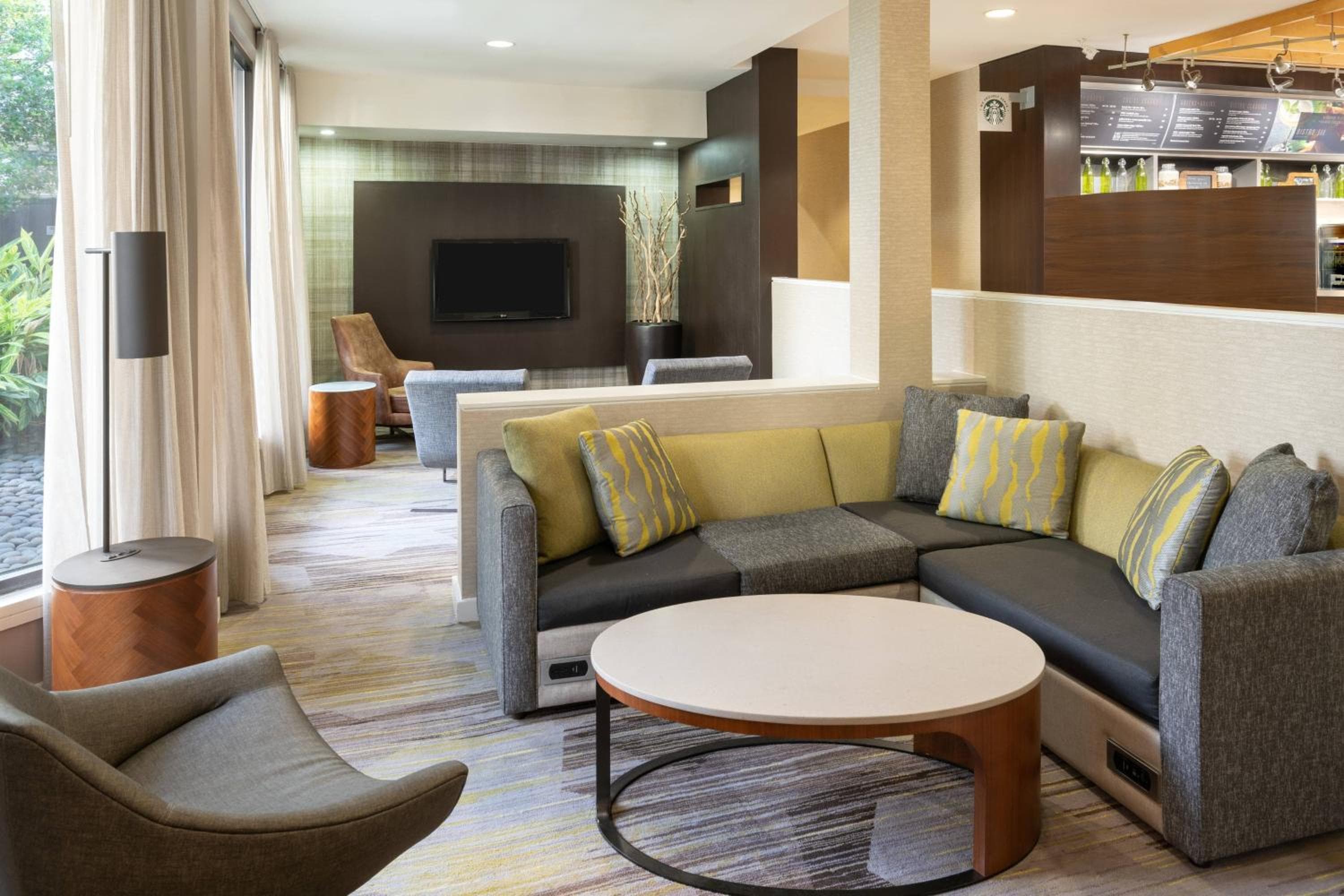 Cortile del Marriott Orlando Airport — 4