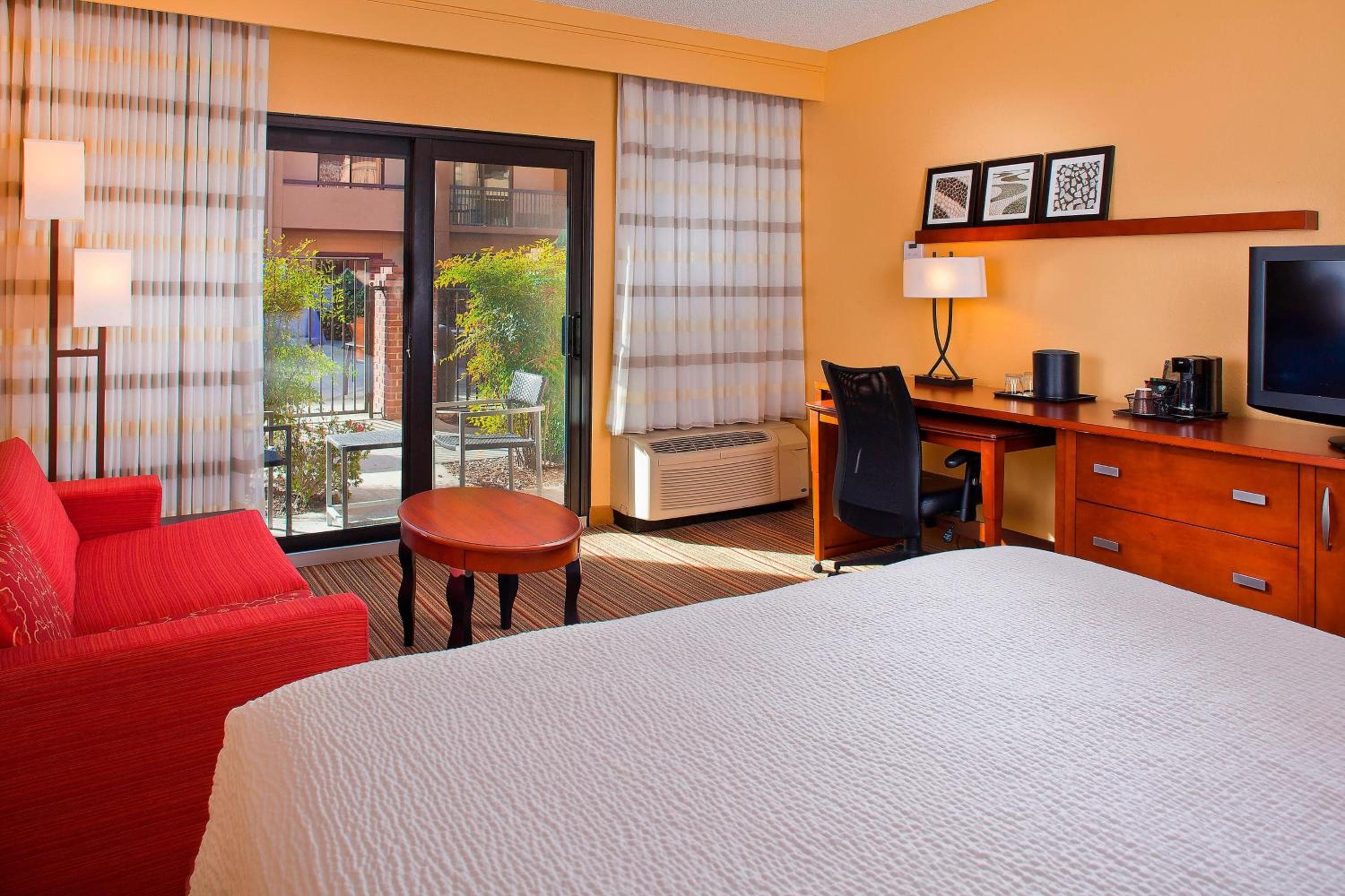 Cortile del Marriott Orlando Airport — 9