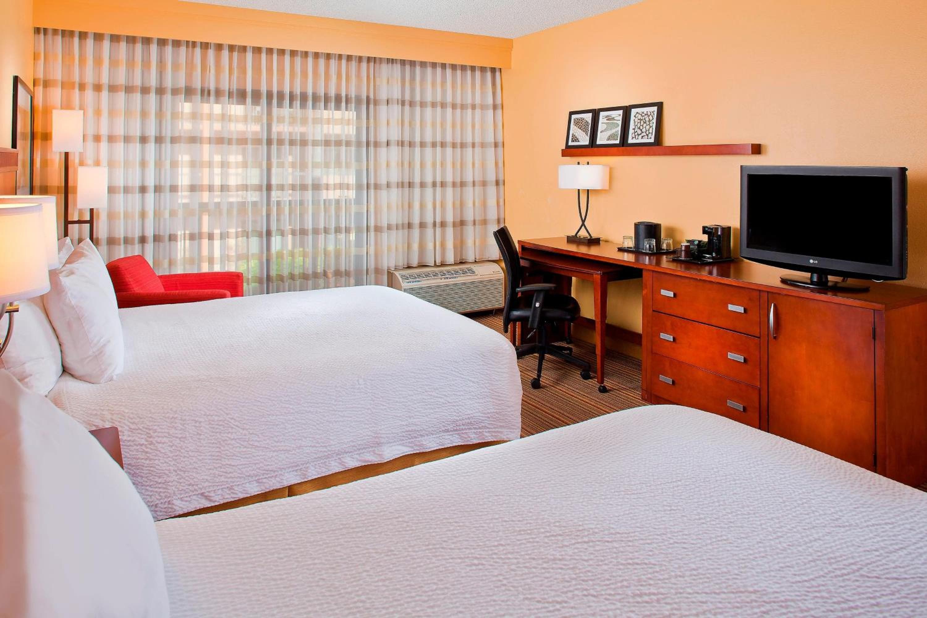 Cortile del Marriott Orlando Airport — 7