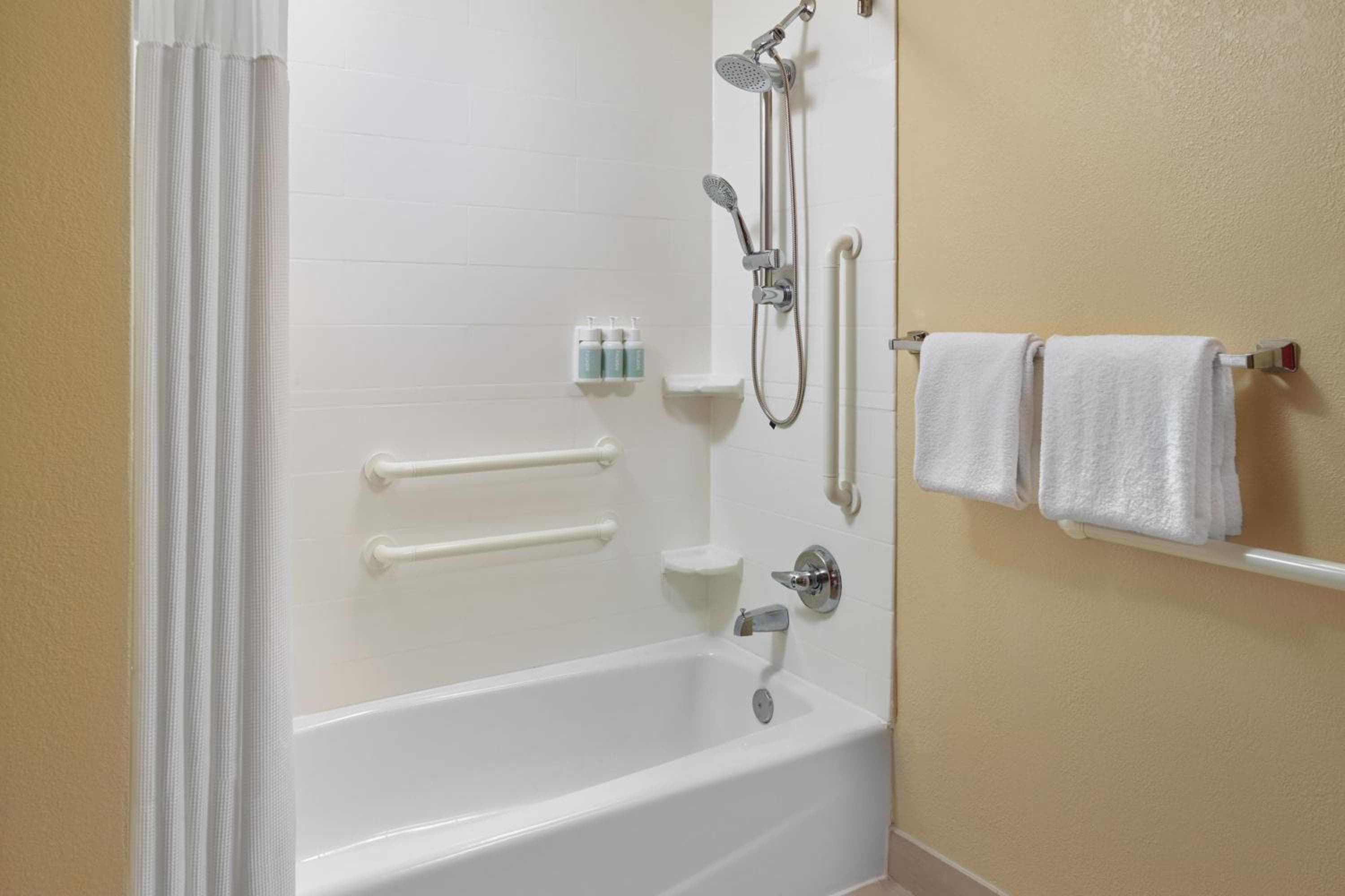 Cortile del Marriott Orlando Airport — 12