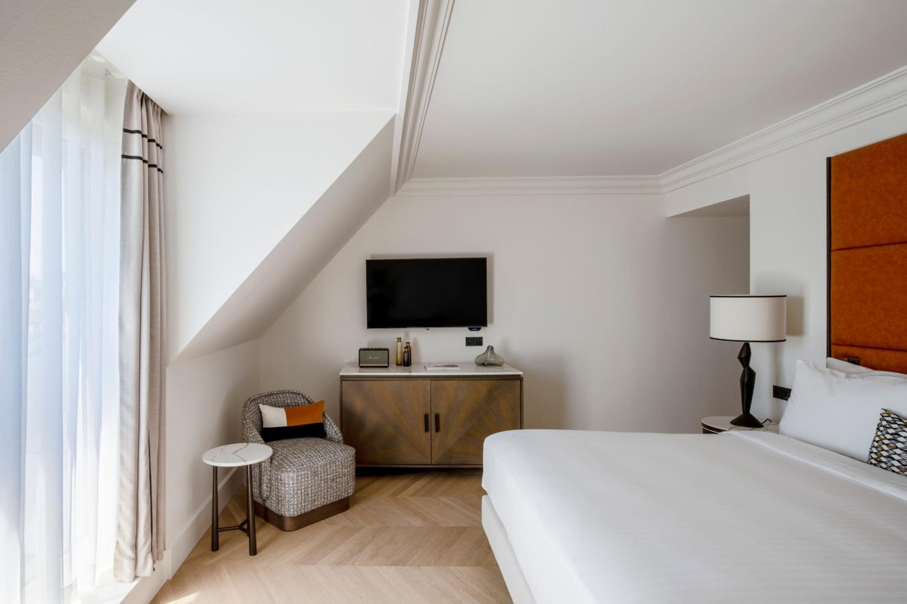 Hotel Marriott Champs Elysees di Parigi — 9
