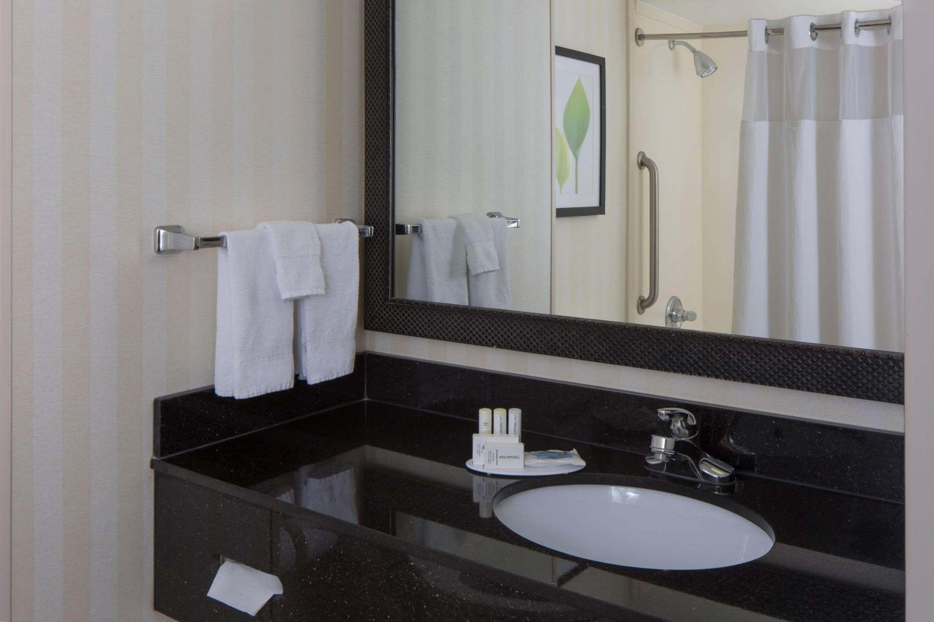Fairfield Inn & Suites by Marriott Orlando Lake Buena Vista — 11
