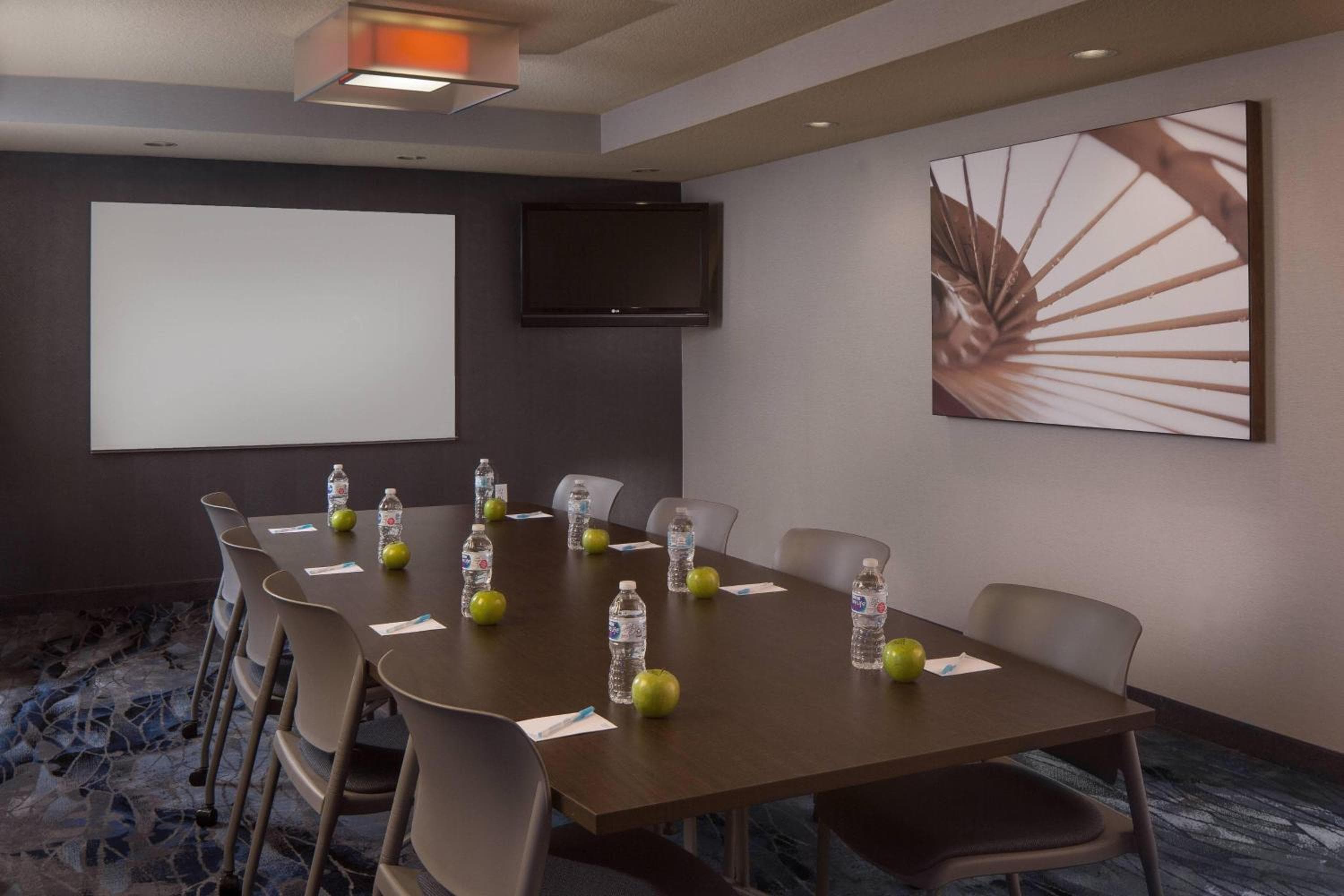 Fairfield Inn & Suites by Marriott Orlando Lake Buena Vista — 23