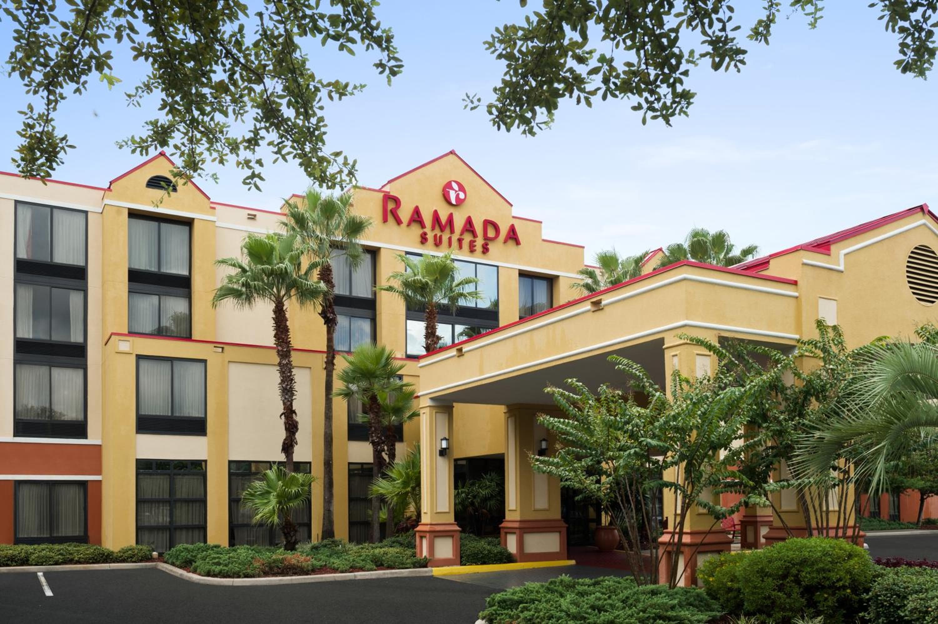 Ramada by Wyndham Suites Orlando Airport — 7