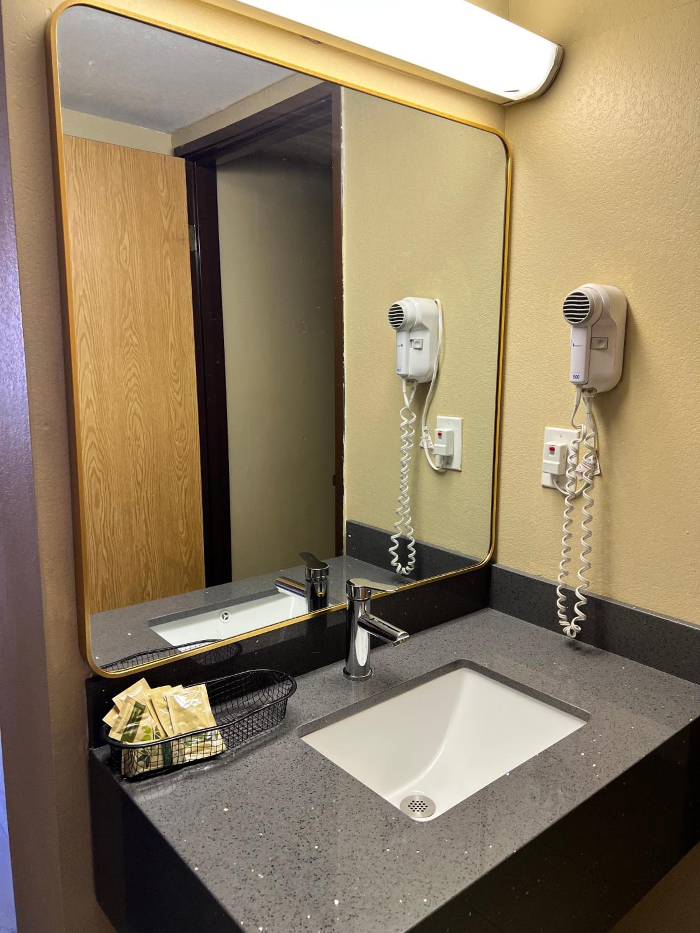 Highland Inn Las Vegas --> Highland Gasthof Las Vegas — 14