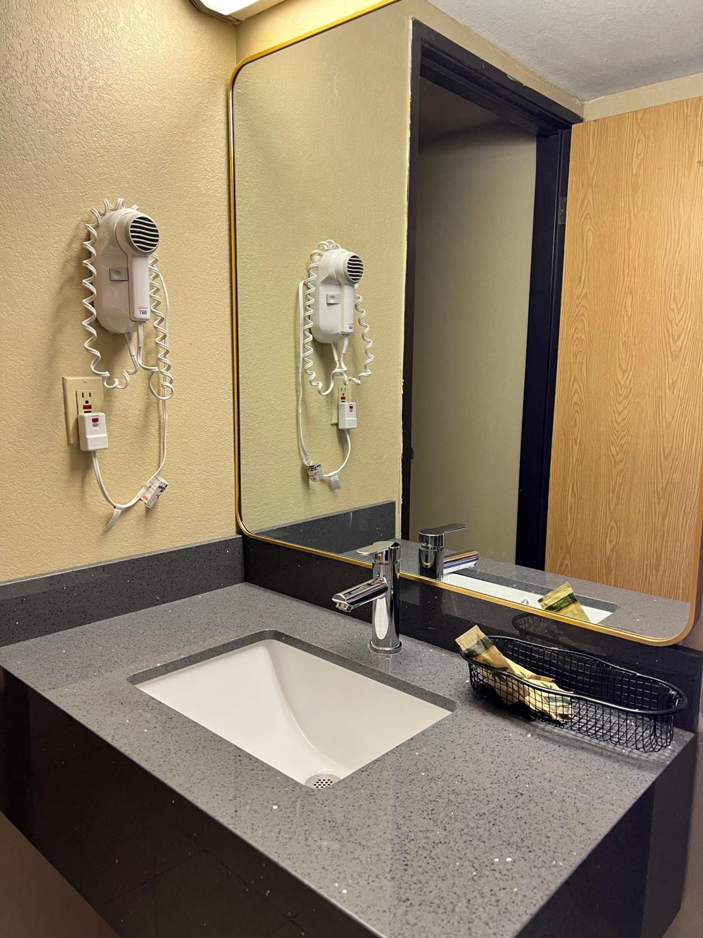 Highland Inn Las Vegas --> Highland Gasthof Las Vegas — 26