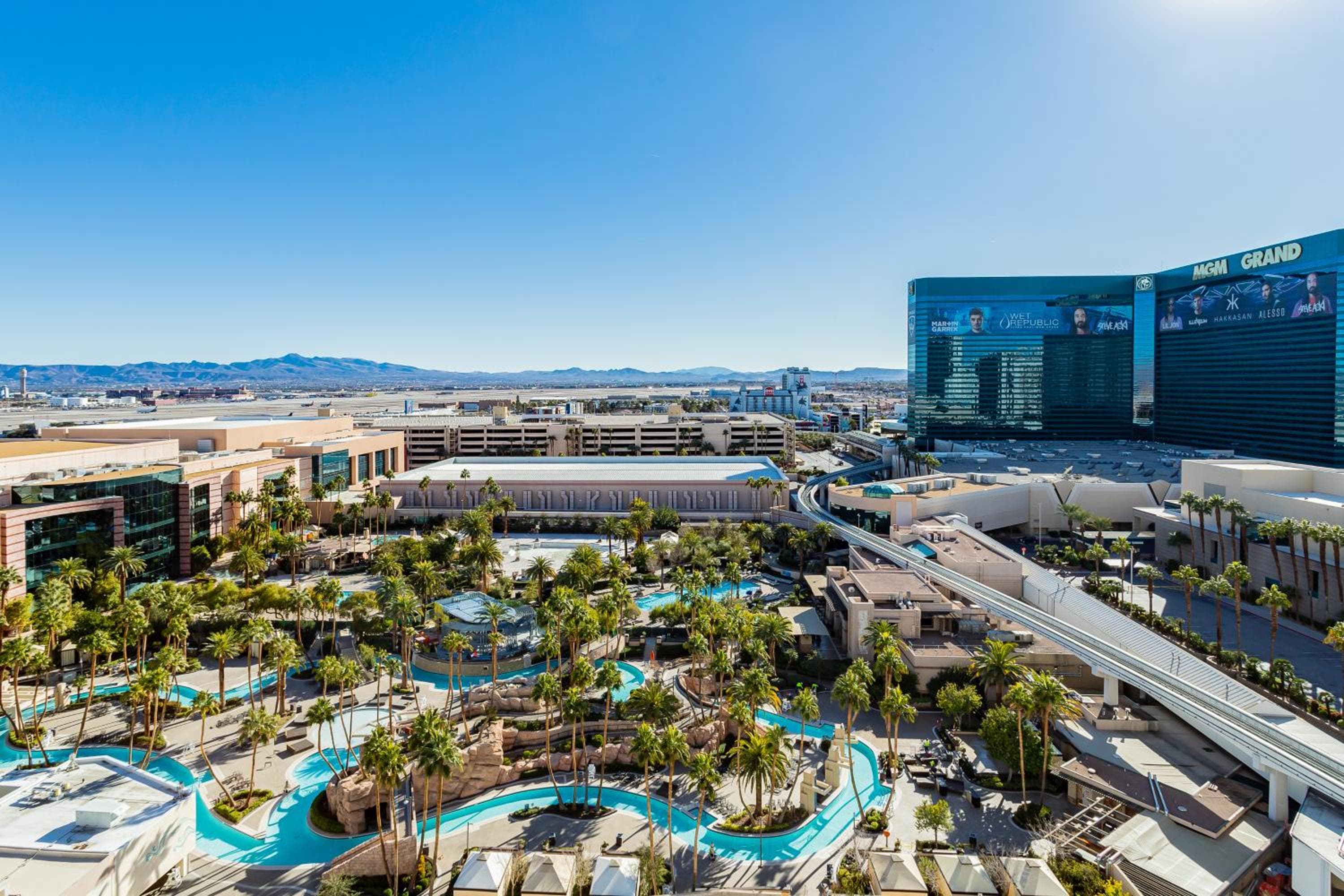 MGM Signature, Centrally Located, Strip Views NO RESORT FEE — 3