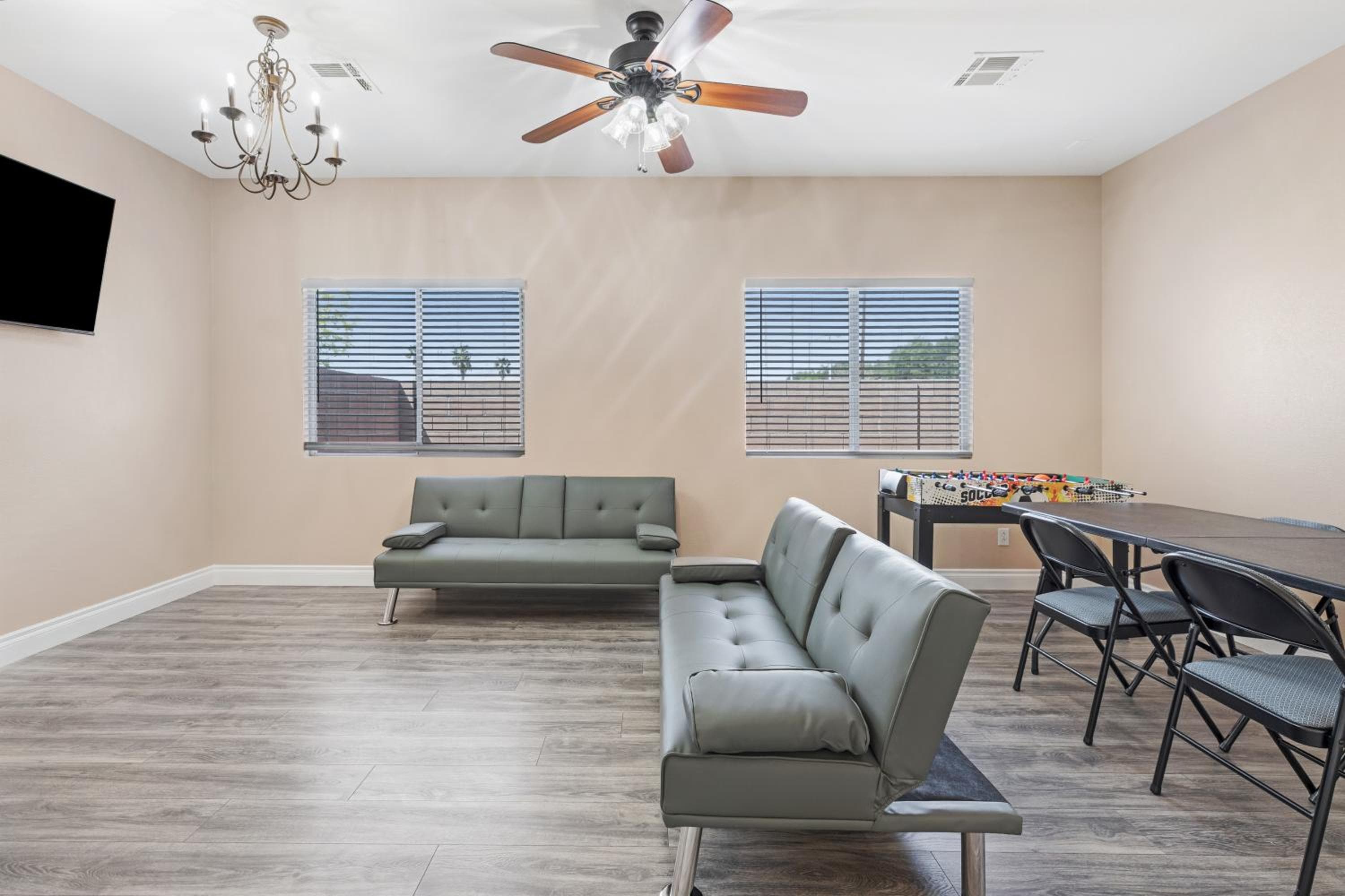Beautiful Spacious Single Story Vegas Home — 2