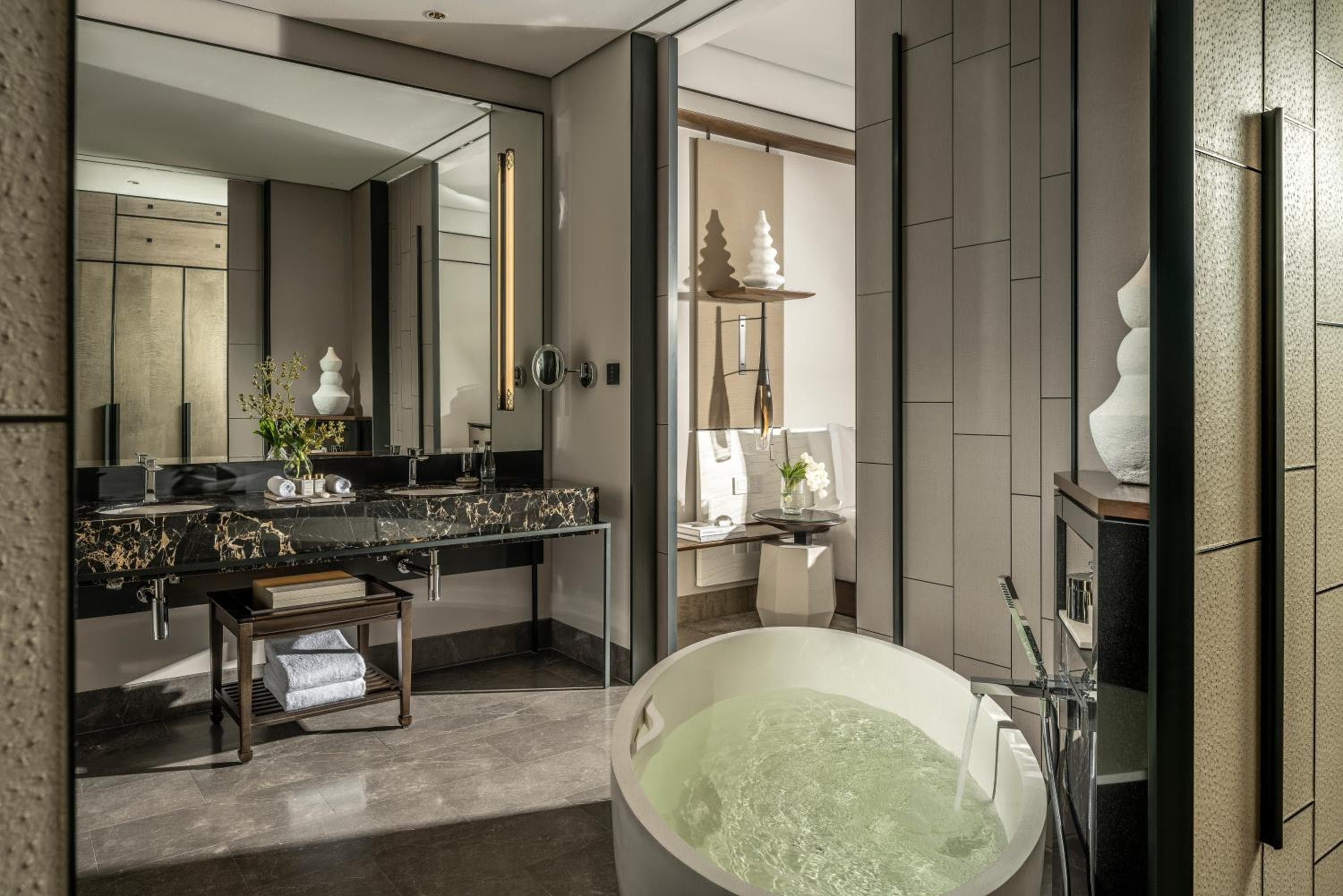 Four Seasons Hotel Bangkok sul fiume Chao Phraya — 17