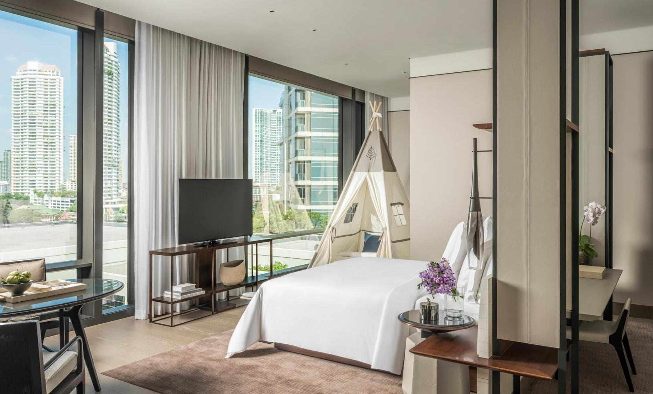 Four Seasons Hotel Bangkok sul fiume Chao Phraya — 25