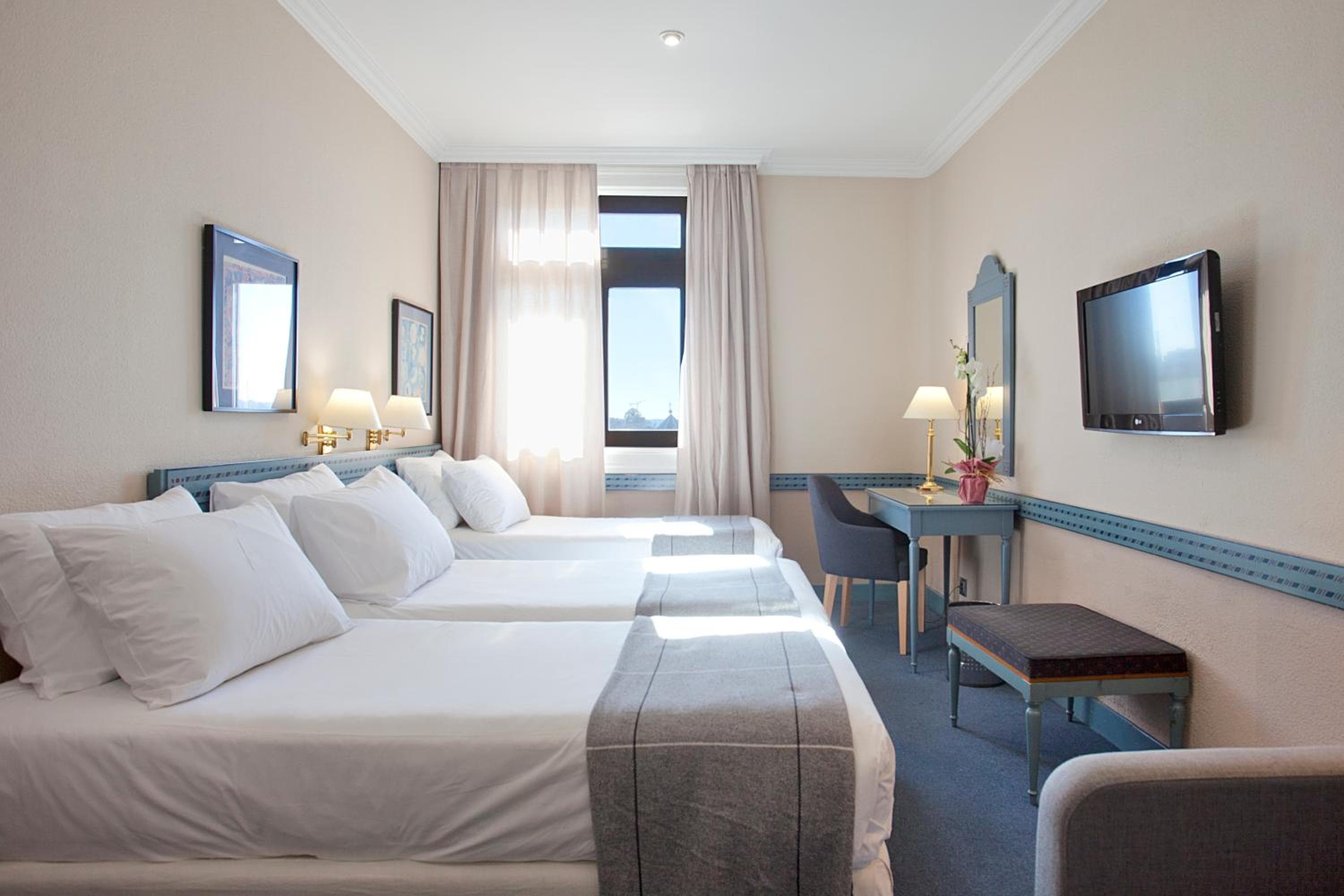 Espahotel Gran Vía — 12