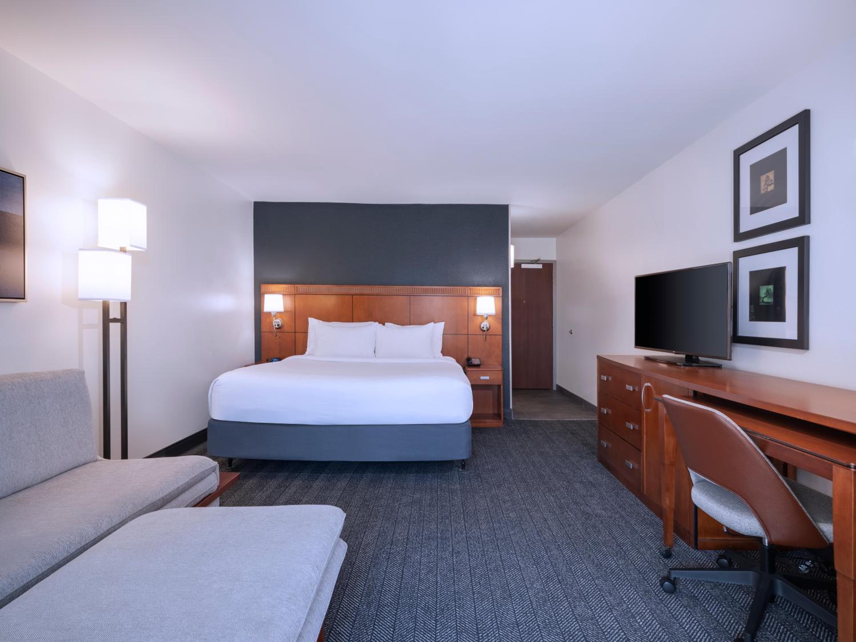 Courtyard Tampa North / I-75 Fletcher — 28
