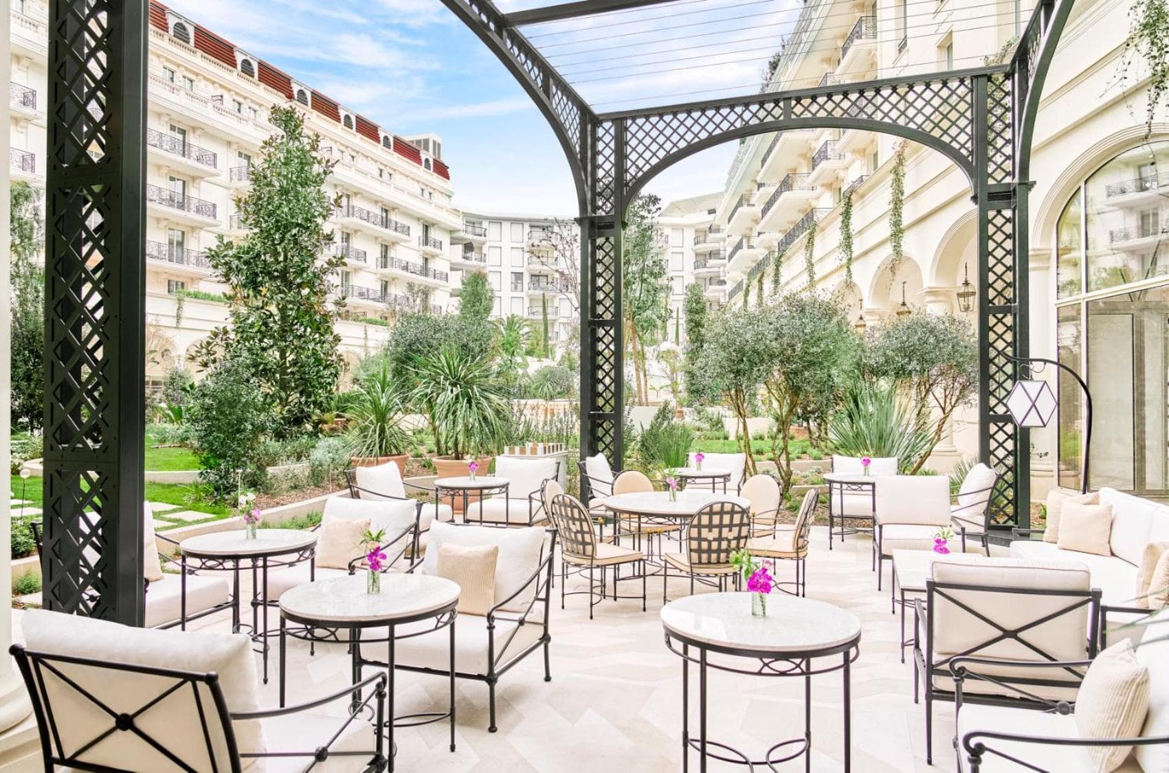 Carlton Cannes, un hotel regente — 29