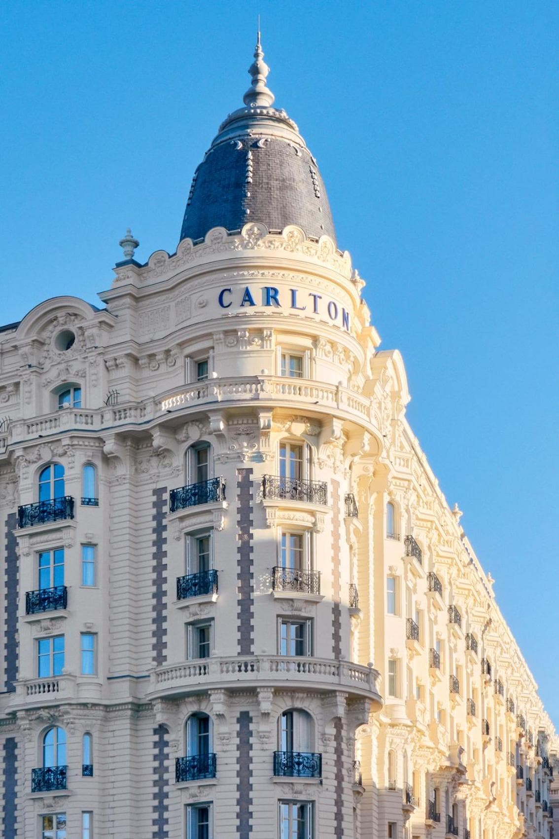 Carlton Cannes, un hotel regente — 27