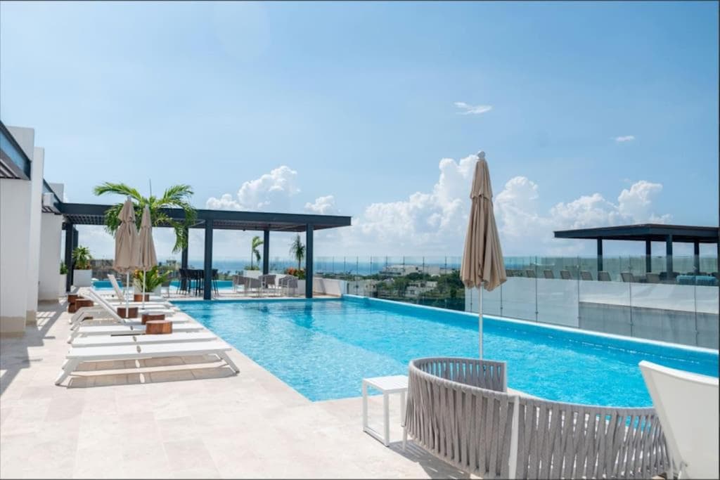 SERENADA 2nd floor 2 bedroom condo By DPM — 2