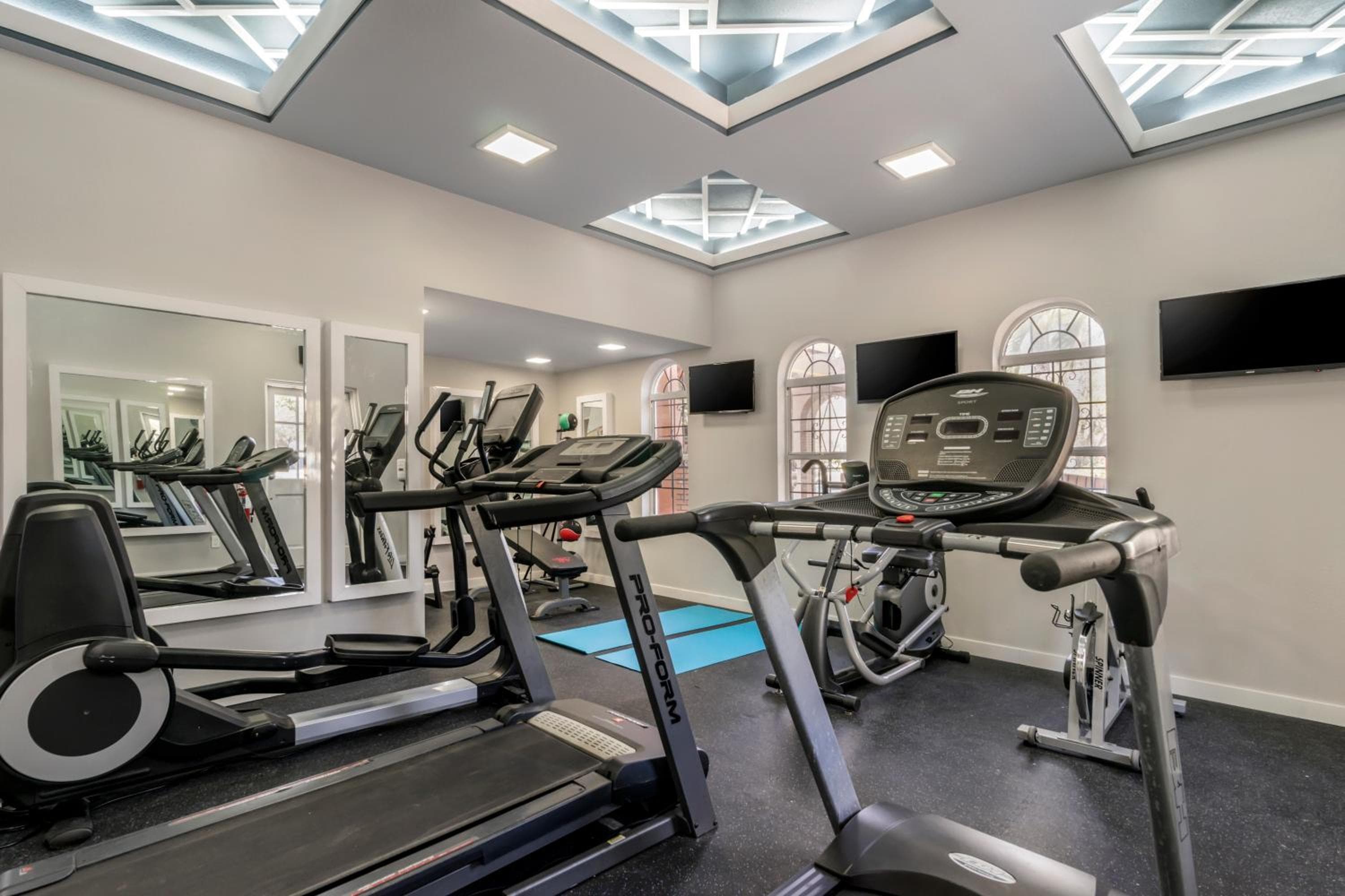 Clarion Pointe Tampa-Brandon Near Fairgrounds and Casino — 30