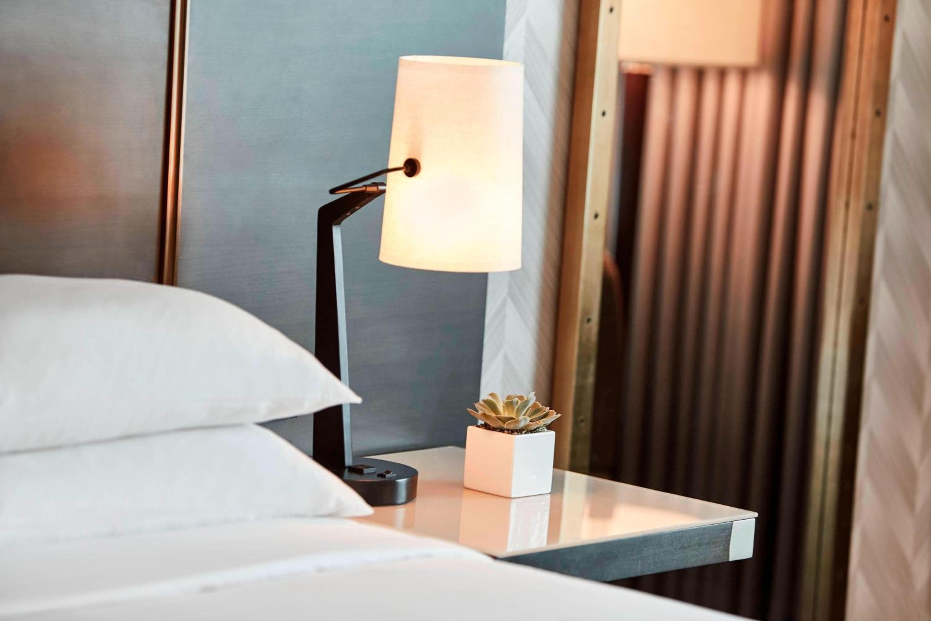 Hotel rinascimentale dell'aeroporto di Los Angeles — 13