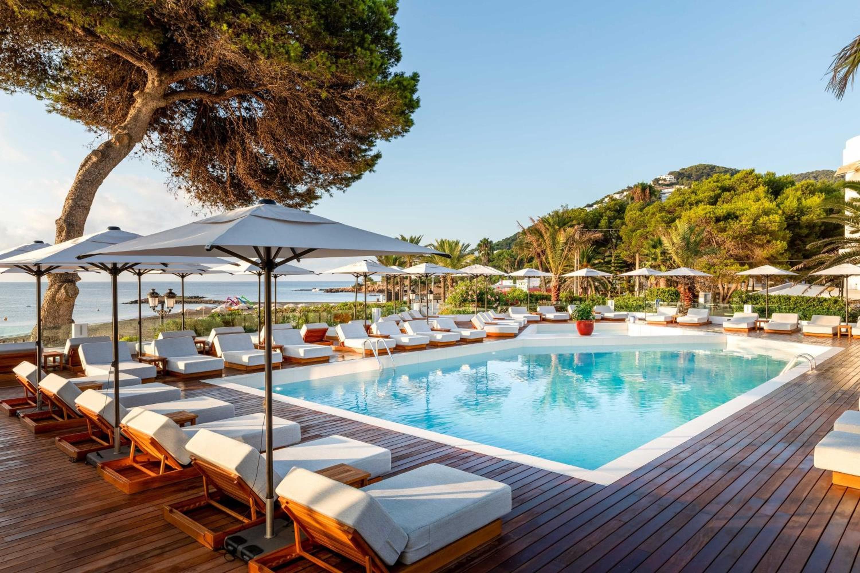 Hotel Riomar, Ibiza, un hotel de cartera homenaje — 1