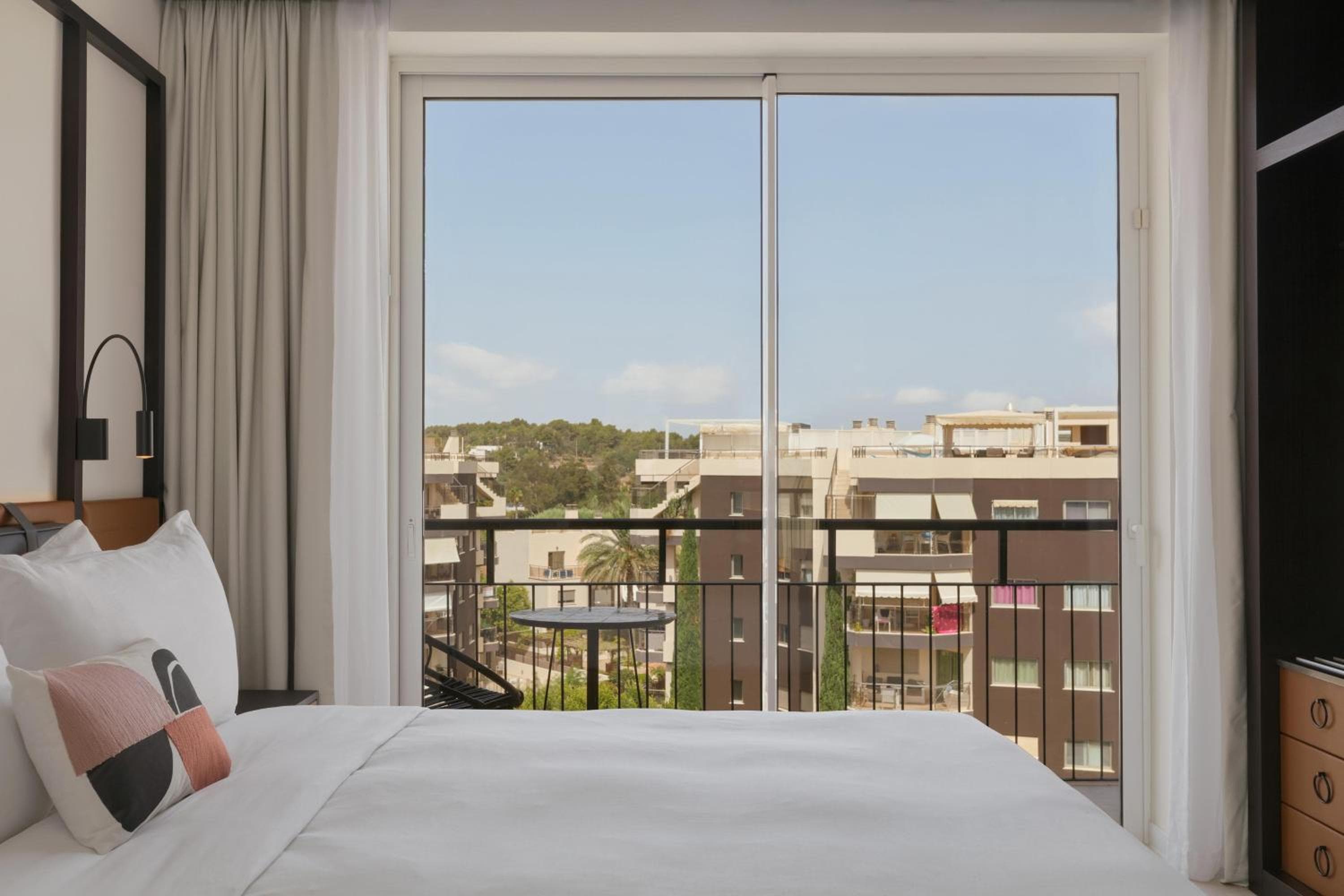 Hotel Riomar, Ibiza, un hotel de cartera homenaje — 24