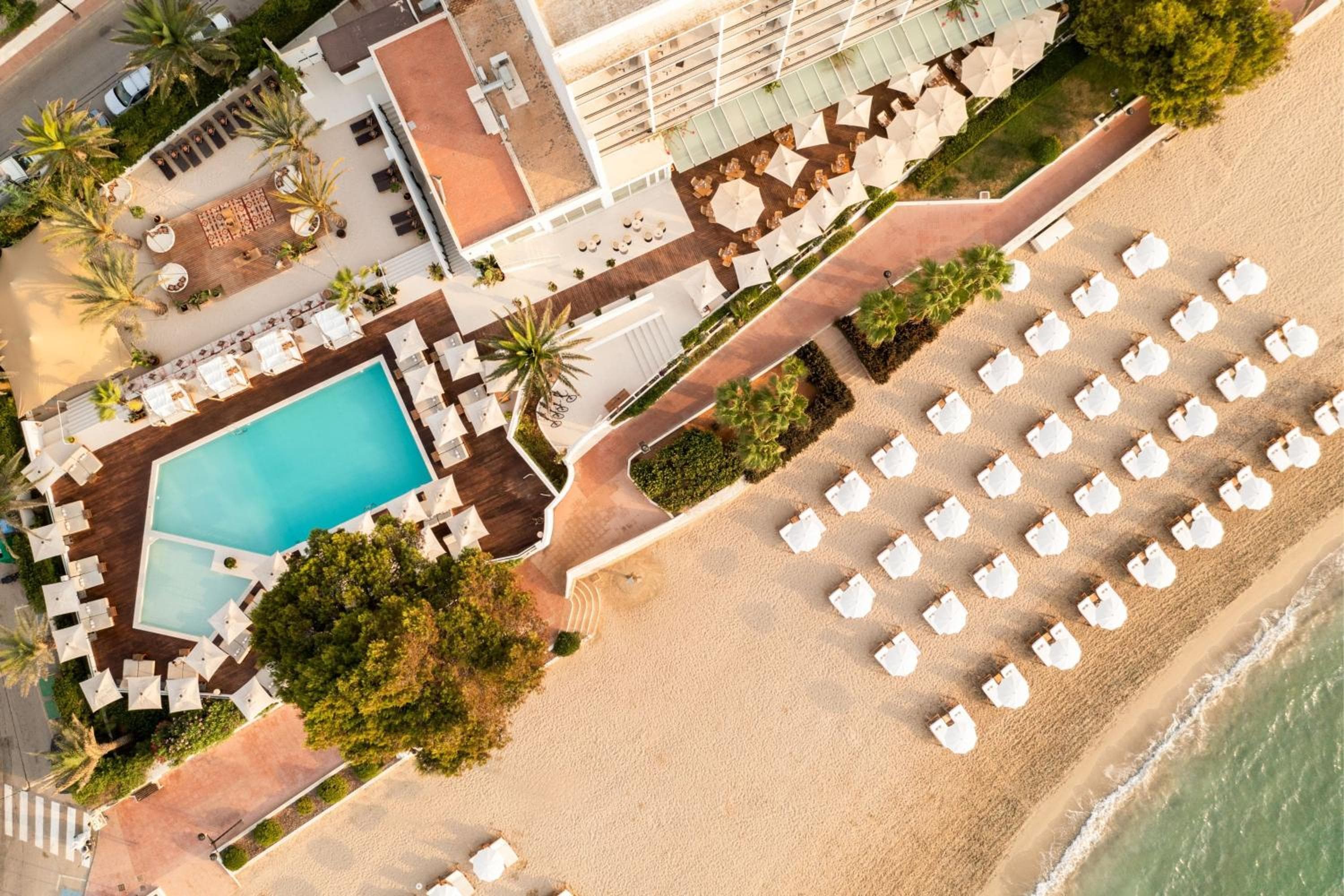 Hotel Riomar, Ibiza, un hotel de cartera homenaje — 17
