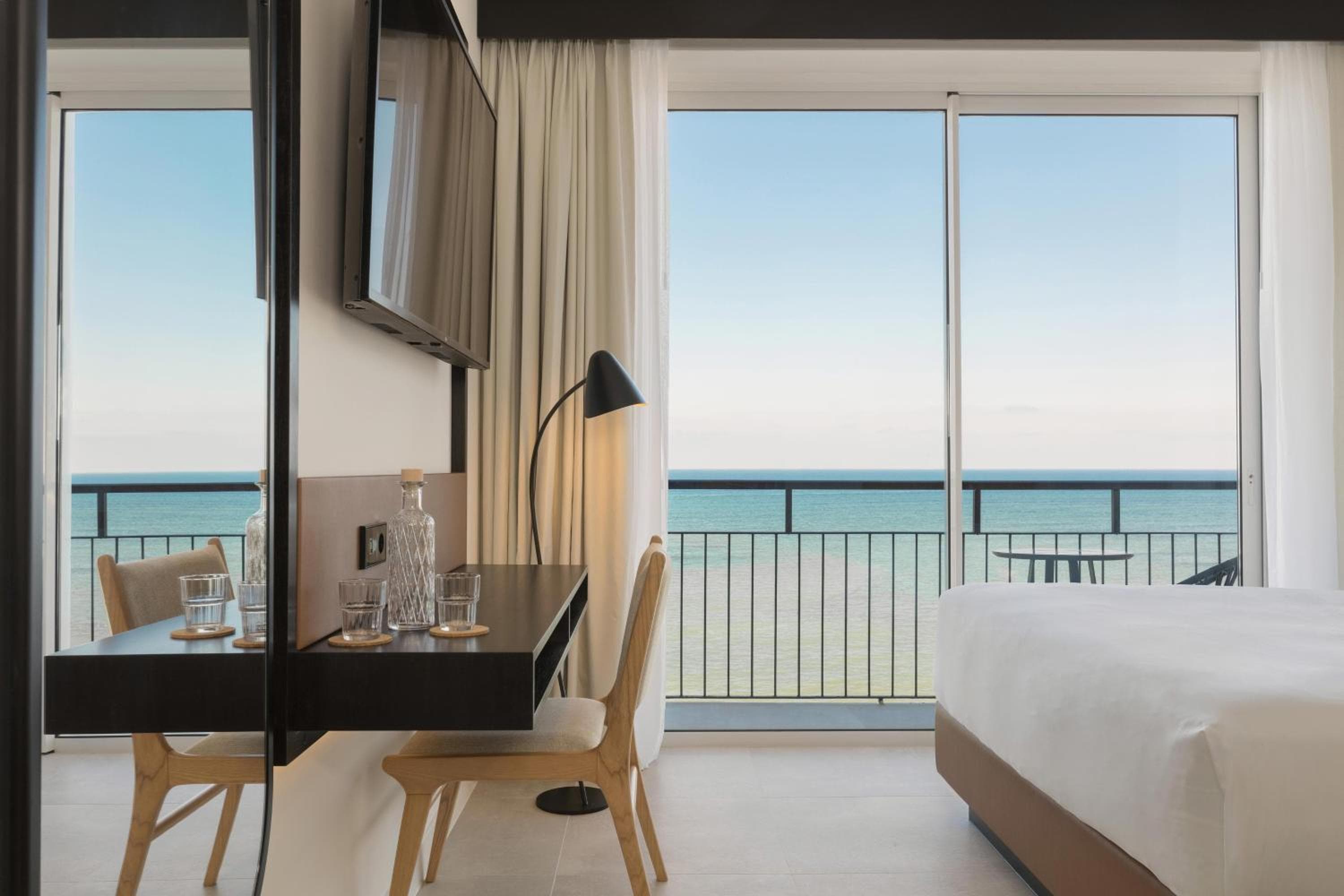 Hotel Riomar, Ibiza, un hotel de cartera homenaje — 26
