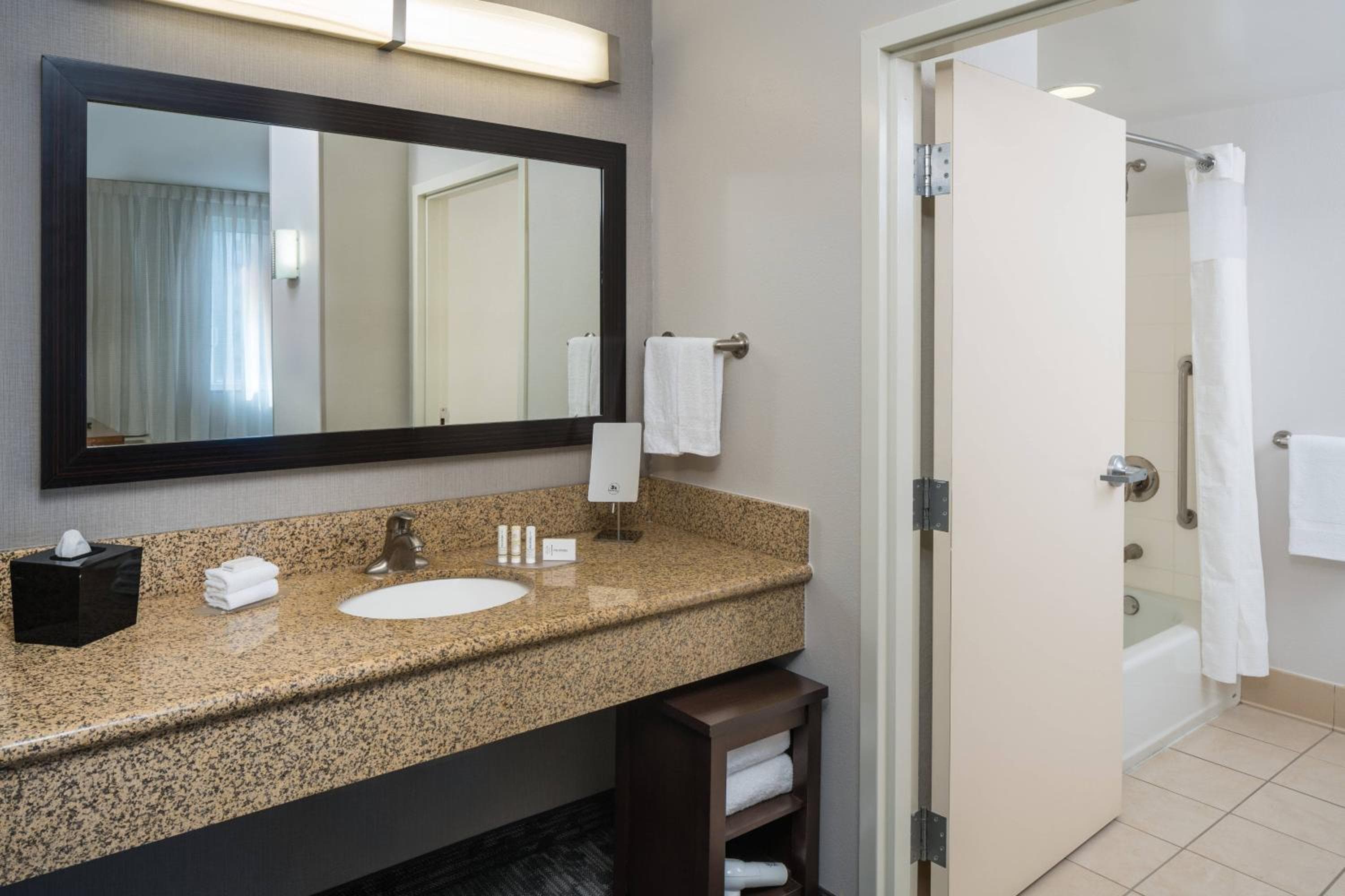 Courtyard by Marriott Miami West/FL Turnpike — 11