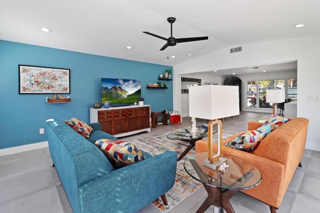 Palm Tree Paradise Tampa Pool Home — 25