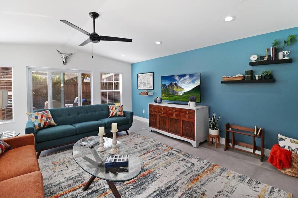 Palm Tree Paradise Tampa Pool Home — 30