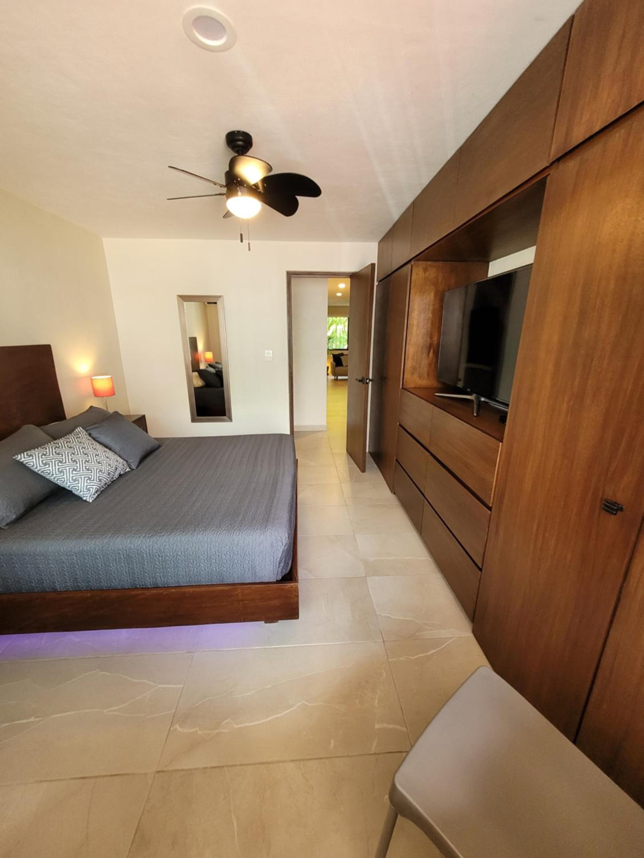 Departamento Céntrico y Moderno en Cancún. — 24