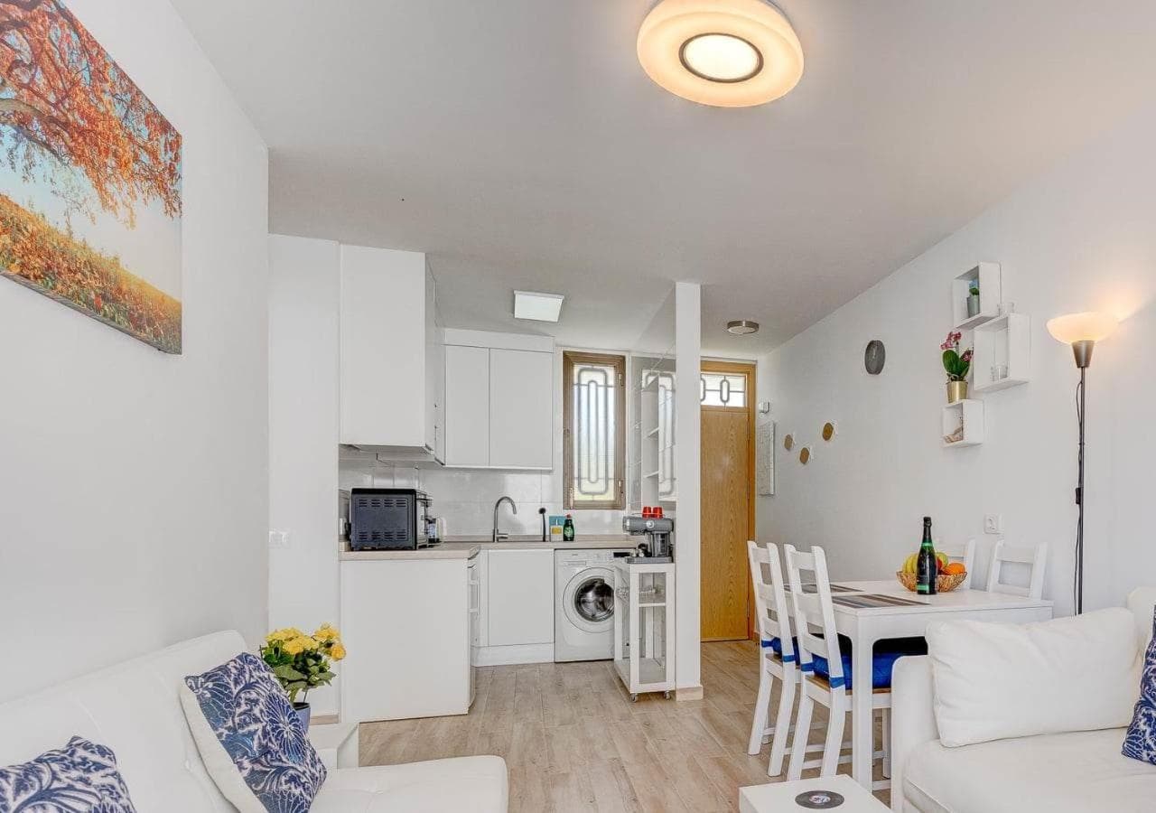 Stylish flat and pool with 3 rooms, sleeps 6, Los cristianos — 3