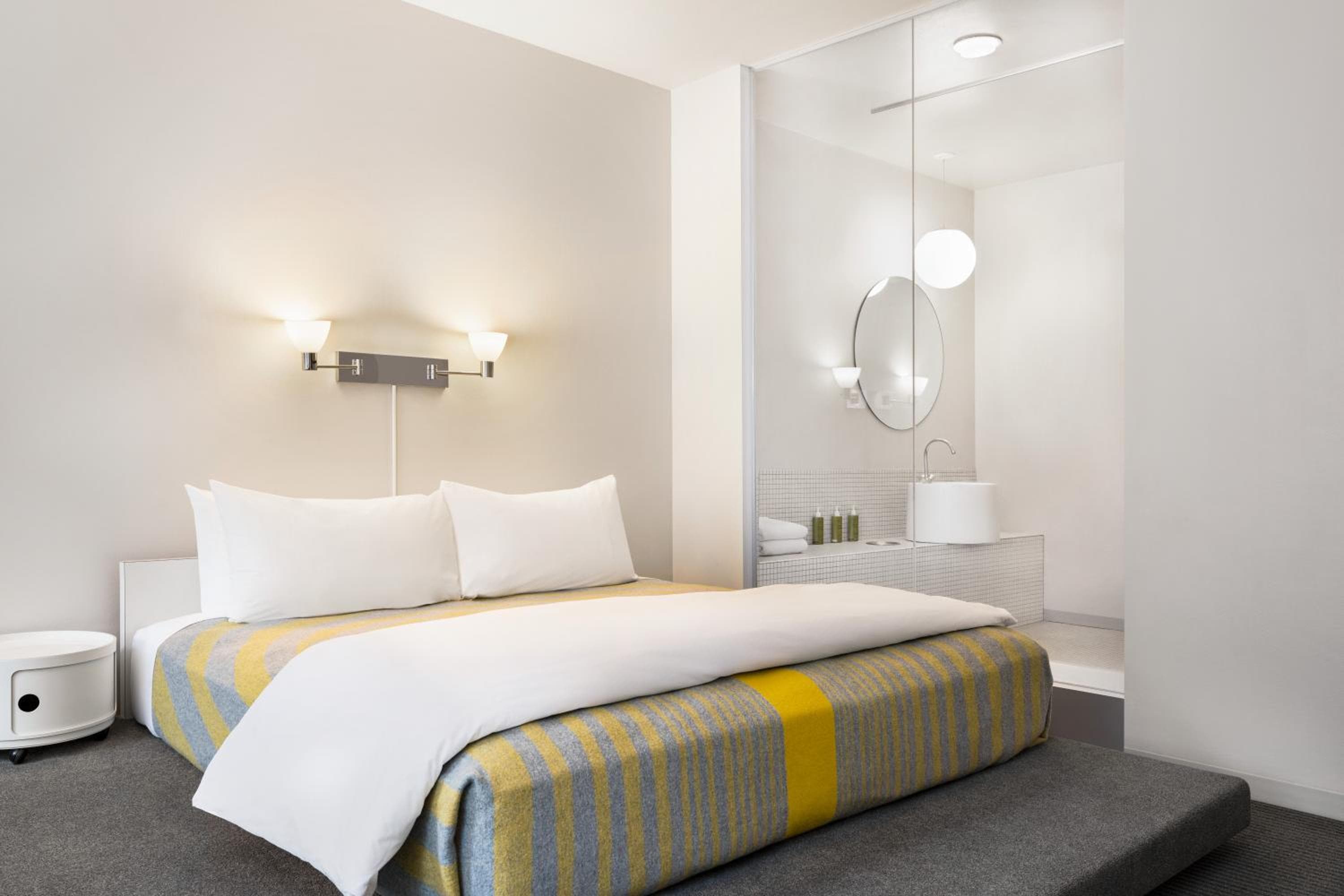 L'Hotel Delfi — 17