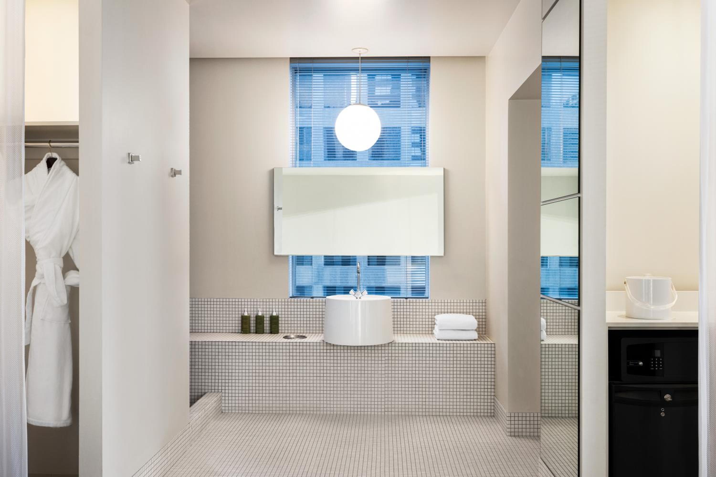 L'Hotel Delfi — 26