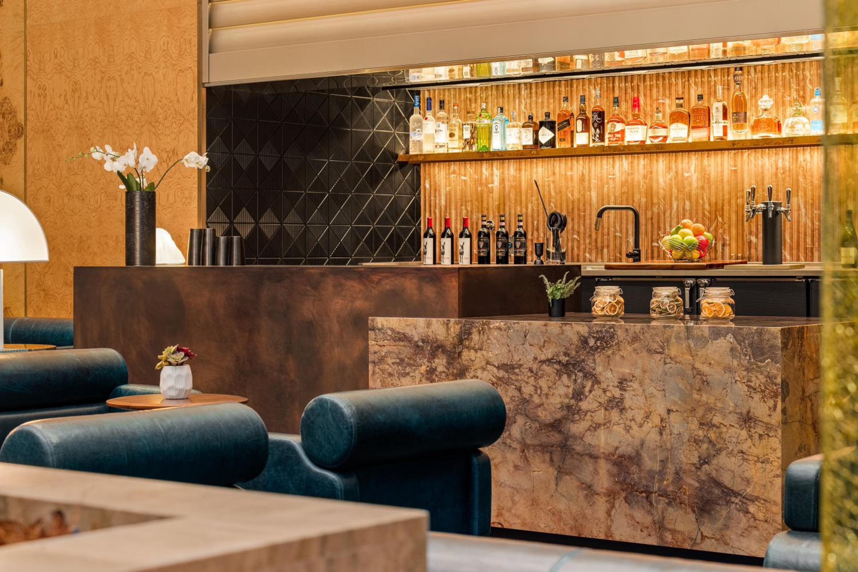 L'Hotel Delfi — 7