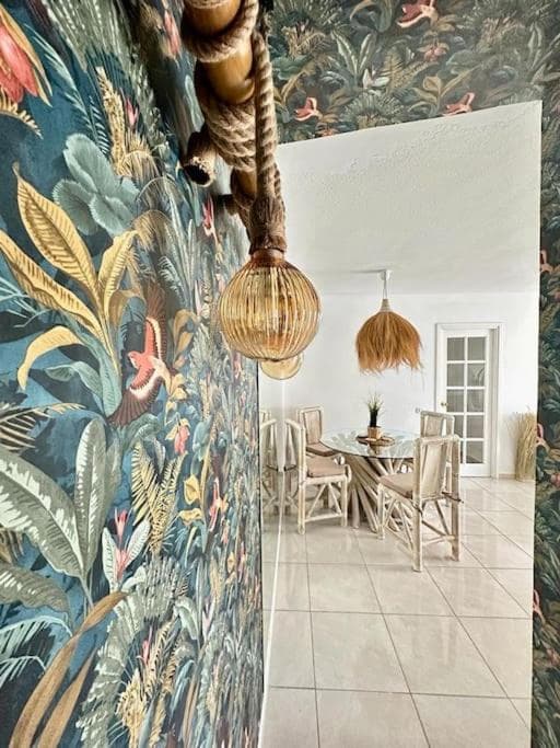 Tropical Lounge, Los Cristianos, Pool & Sea, Wifi — 1