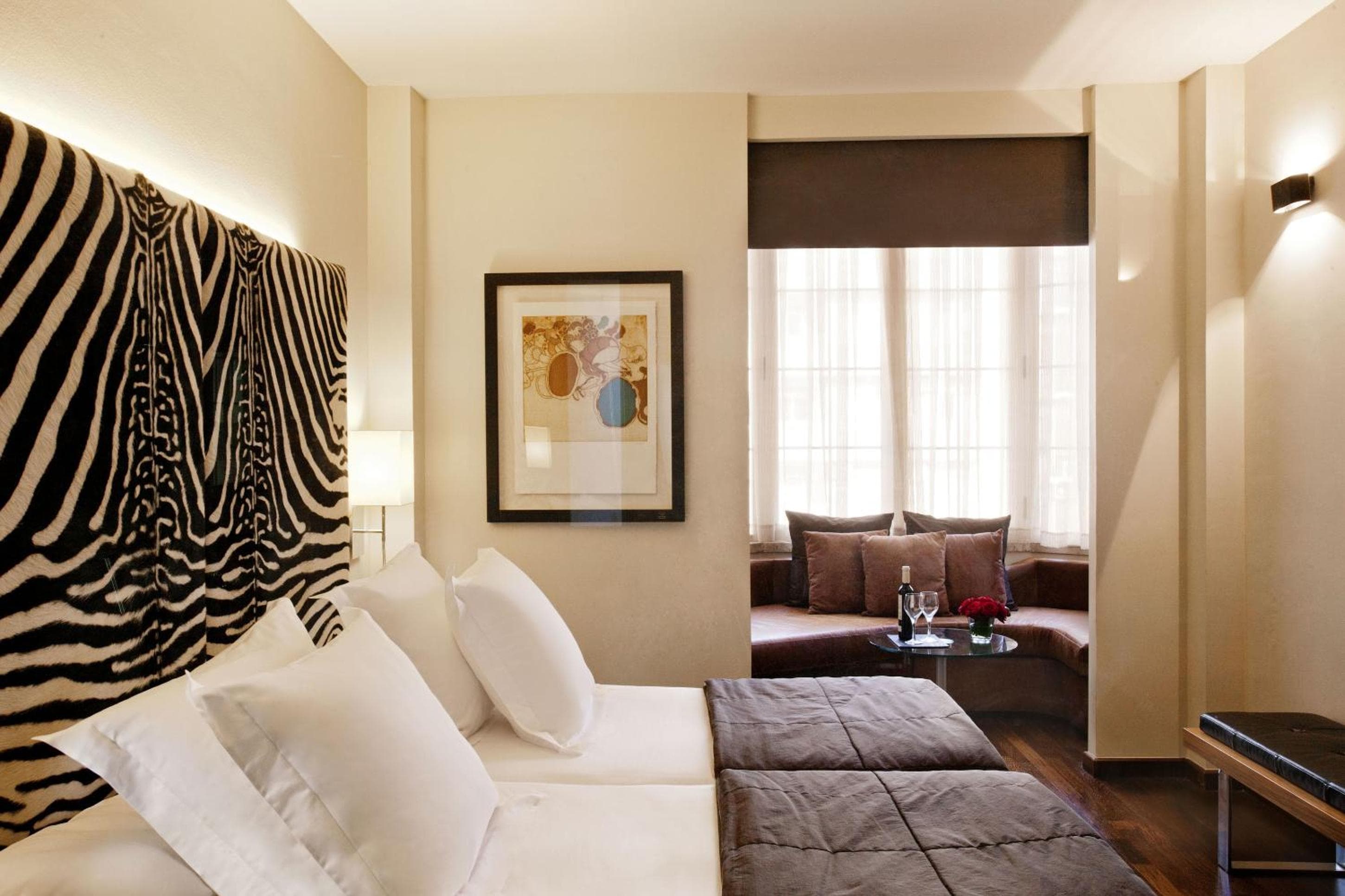 Hotel Gran Derby Suites, un piccolo hotel di lusso nel mondo — 4