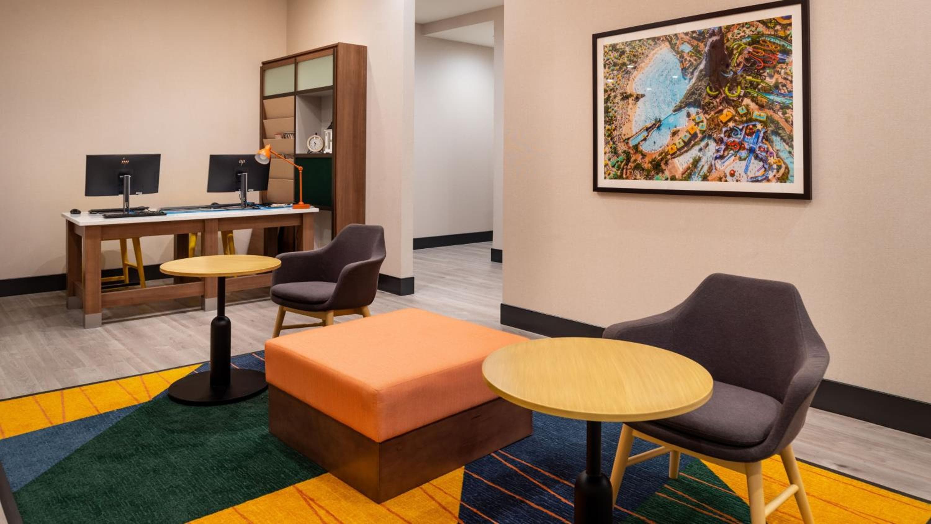 Holiday Inn & Suites Orlando-International Dr S, an IHG Hotel — 23