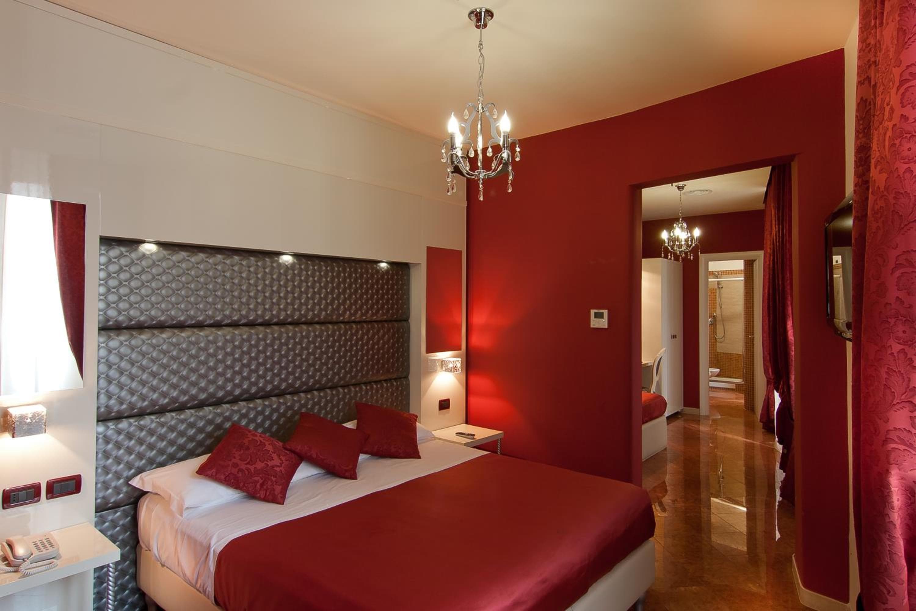 Hotel Fellini — 23